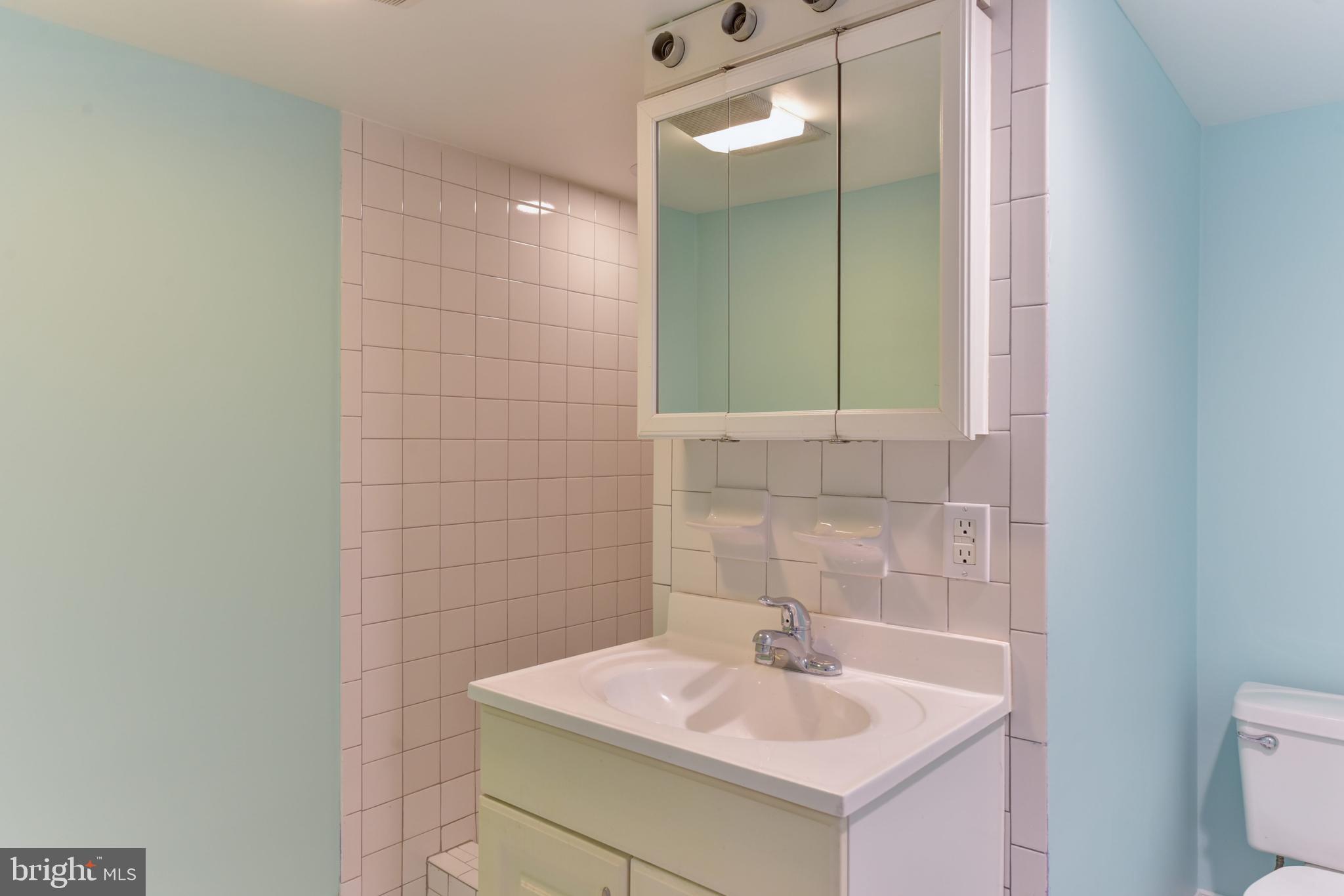 ROSEMONT - Residential Lease