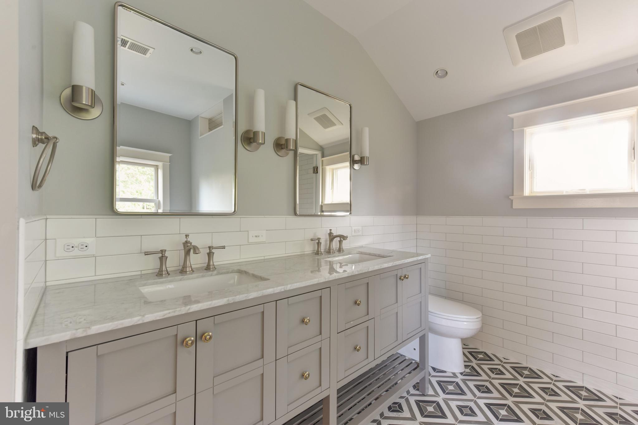 ROSEMONT - Residential Lease