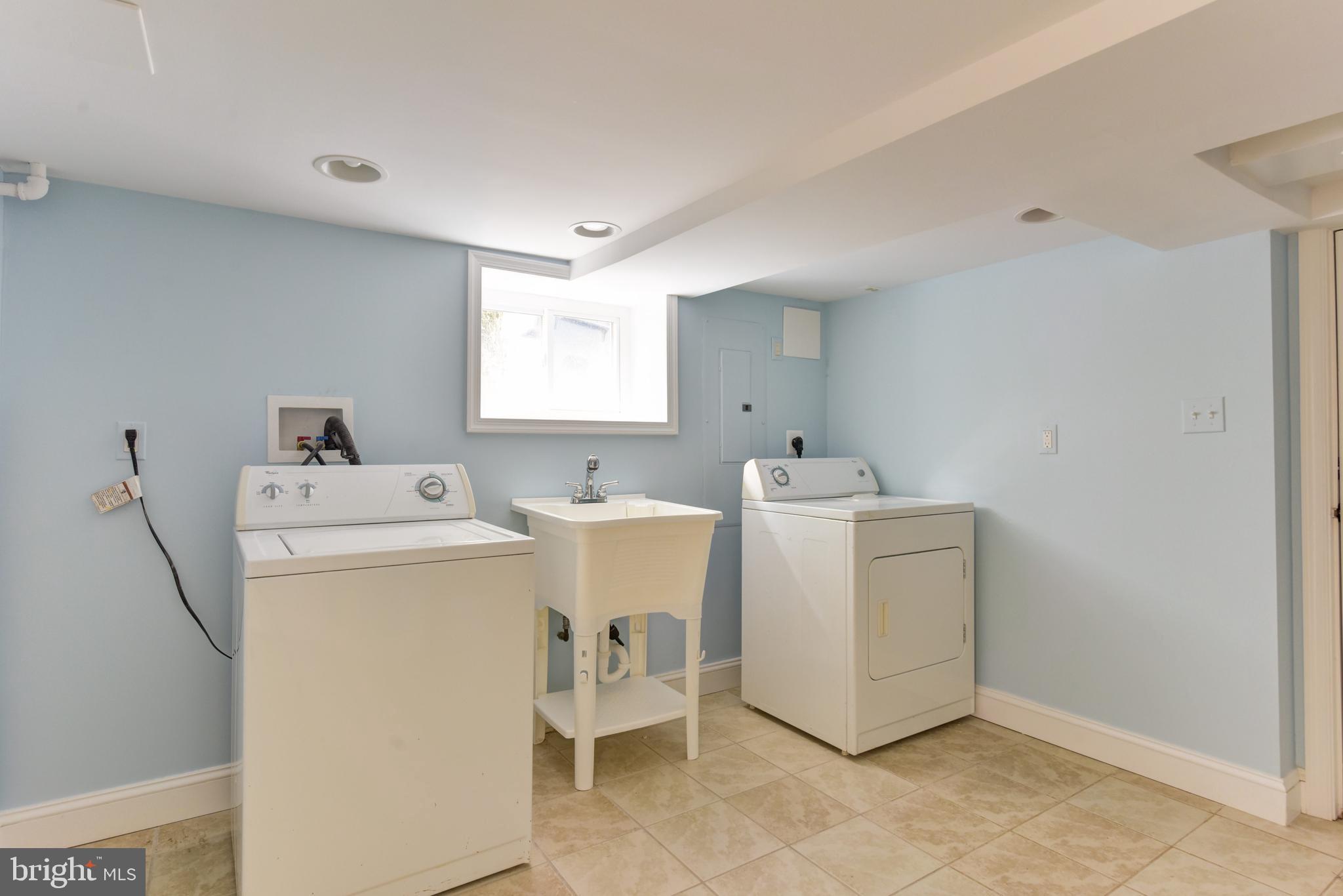 ROSEMONT - Residential Lease