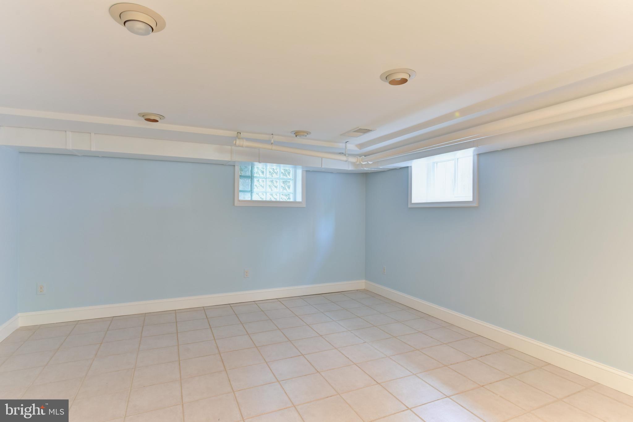 ROSEMONT - Residential Lease