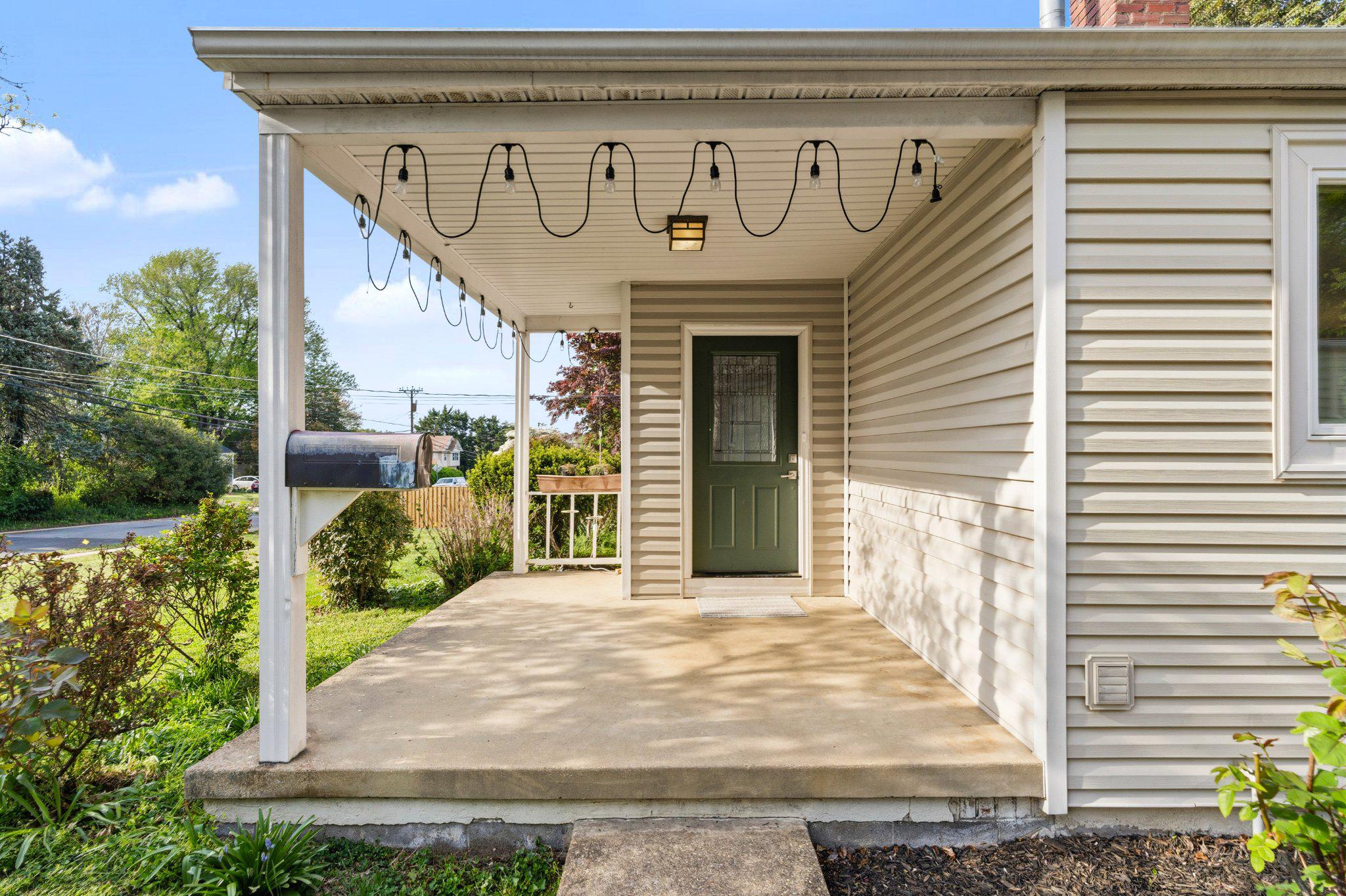 2851 FAIRMONT STREET