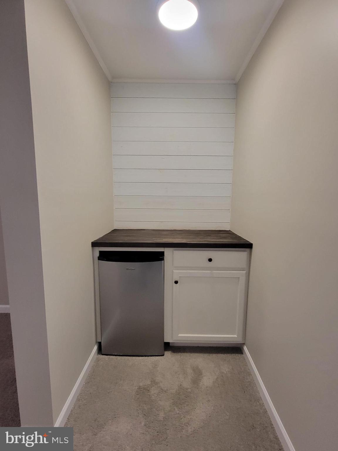 BROOKLAND MANOR - Residential Lease