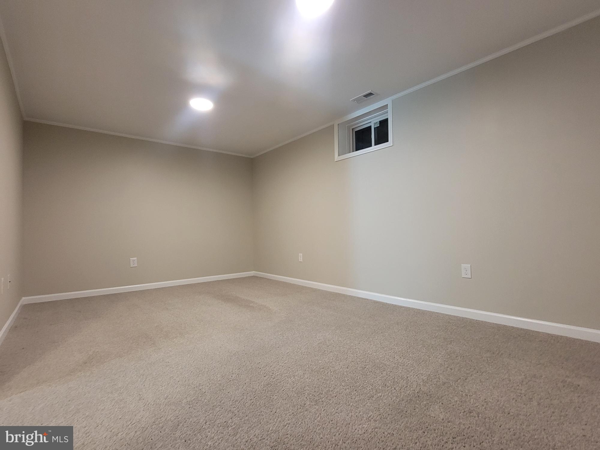 BROOKLAND MANOR - Residential Lease