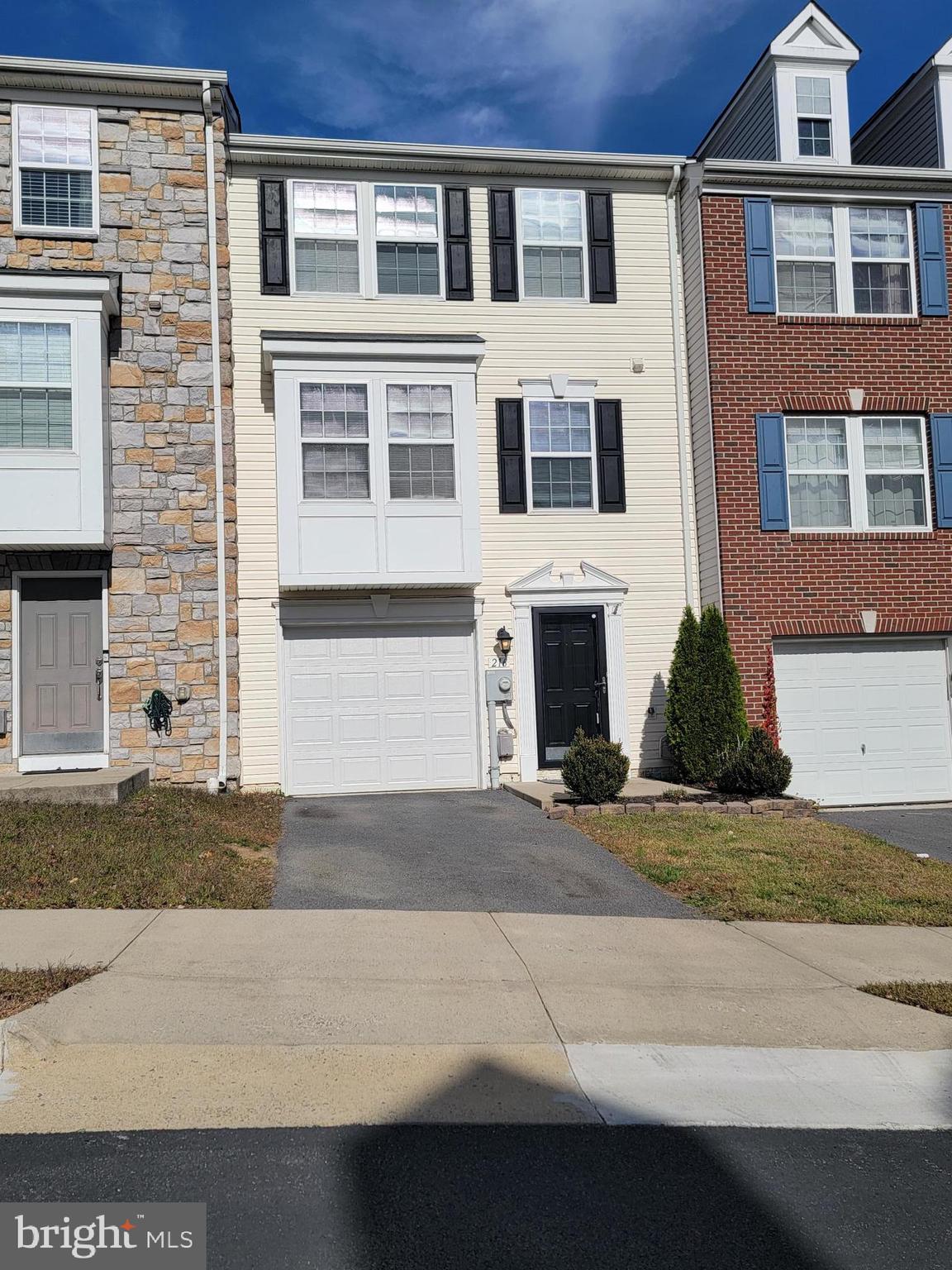 BROOKLAND MANOR - Residential Lease