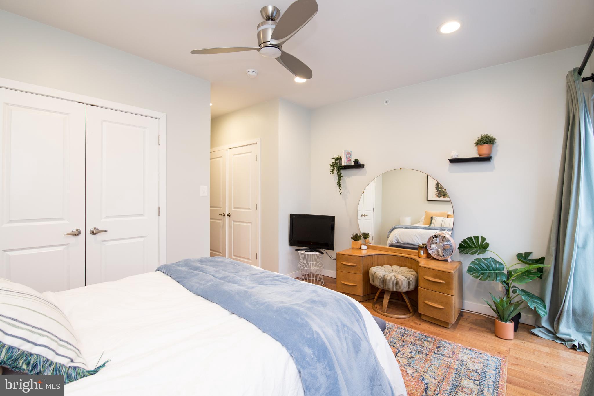 FAIRMOUNT - Residential Income