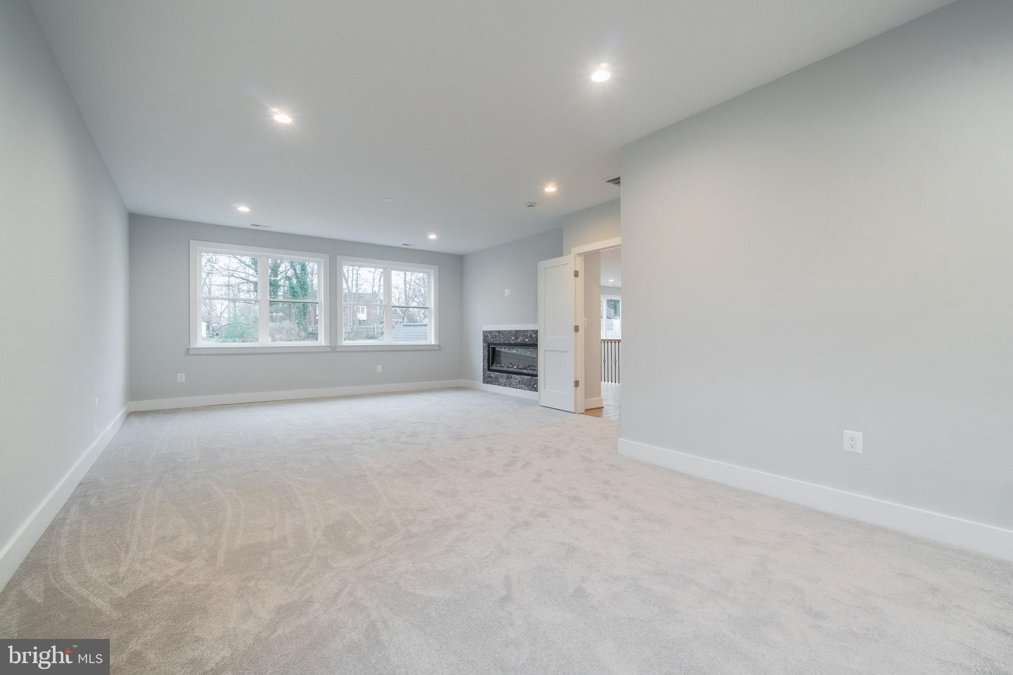 WINDSOR ESTATES - Residential