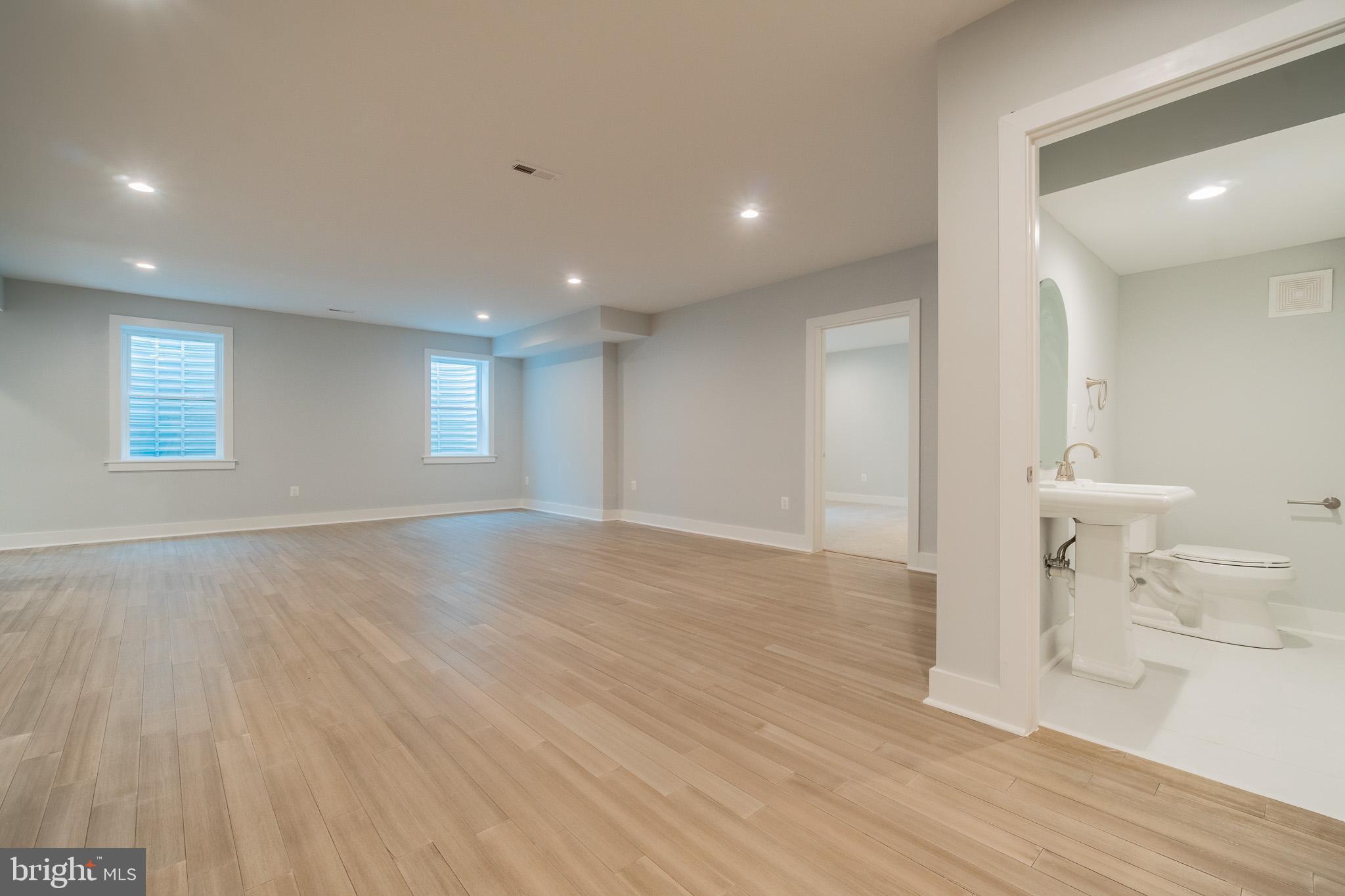 WINDSOR ESTATES - Residential