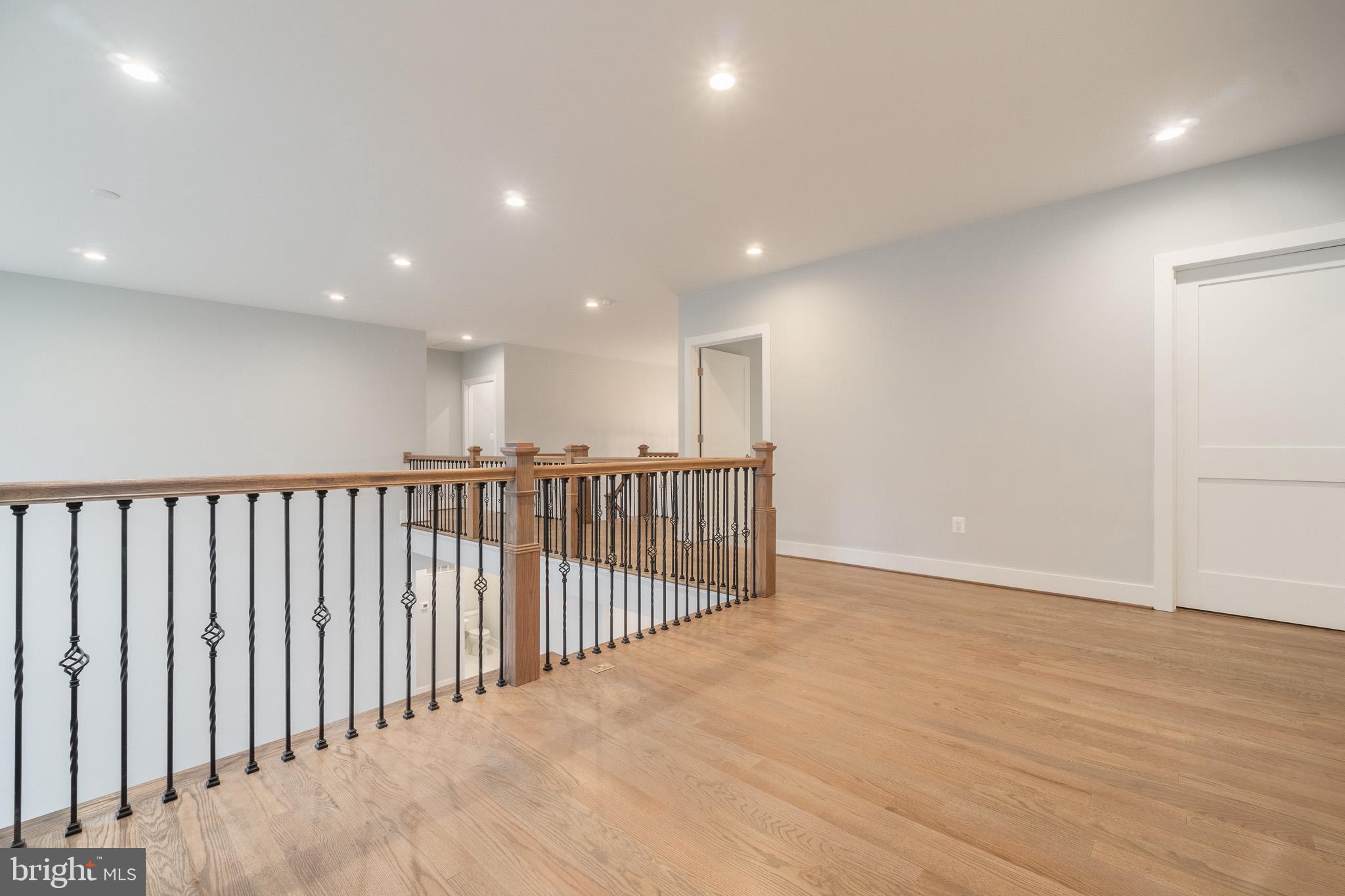 WINDSOR ESTATES - Residential