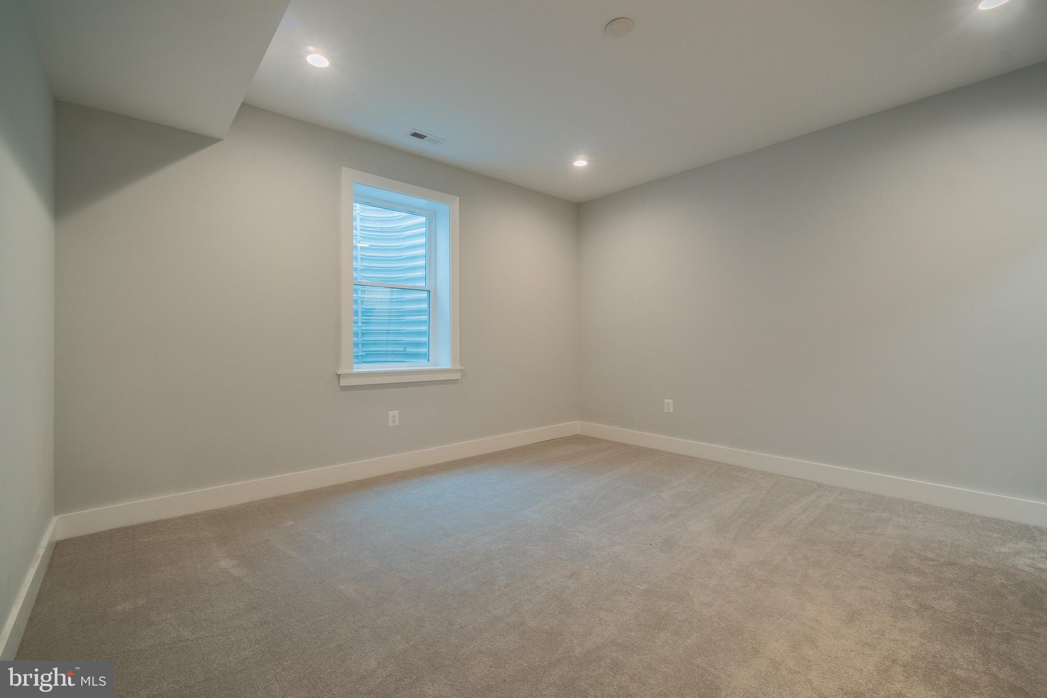 WINDSOR ESTATES - Residential