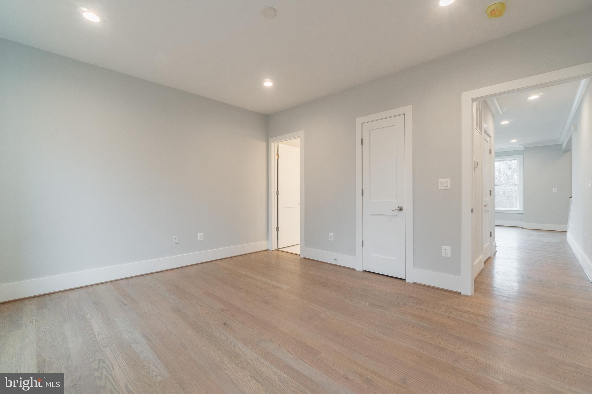 WINDSOR ESTATES - Residential