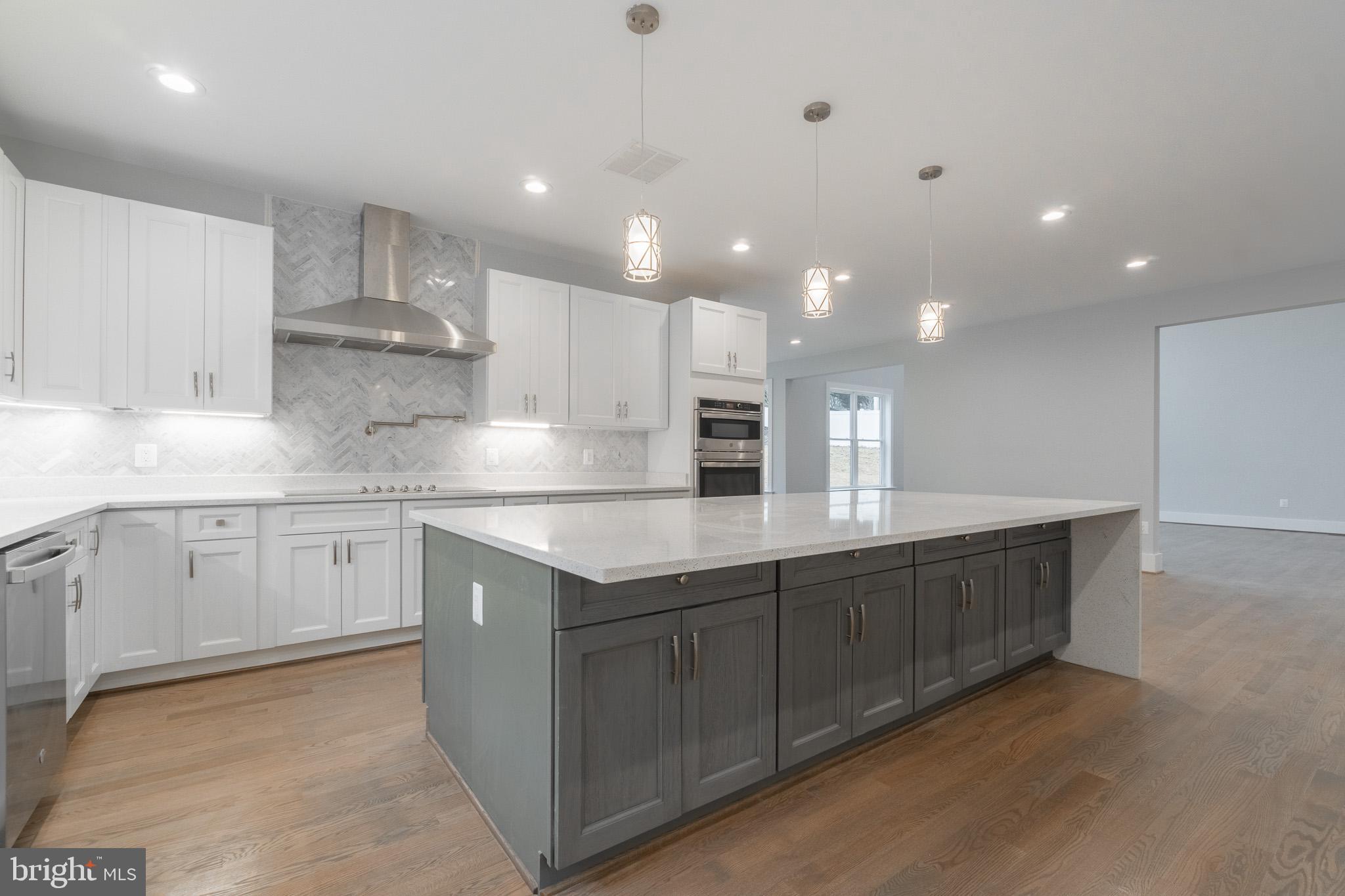 WINDSOR ESTATES - Residential