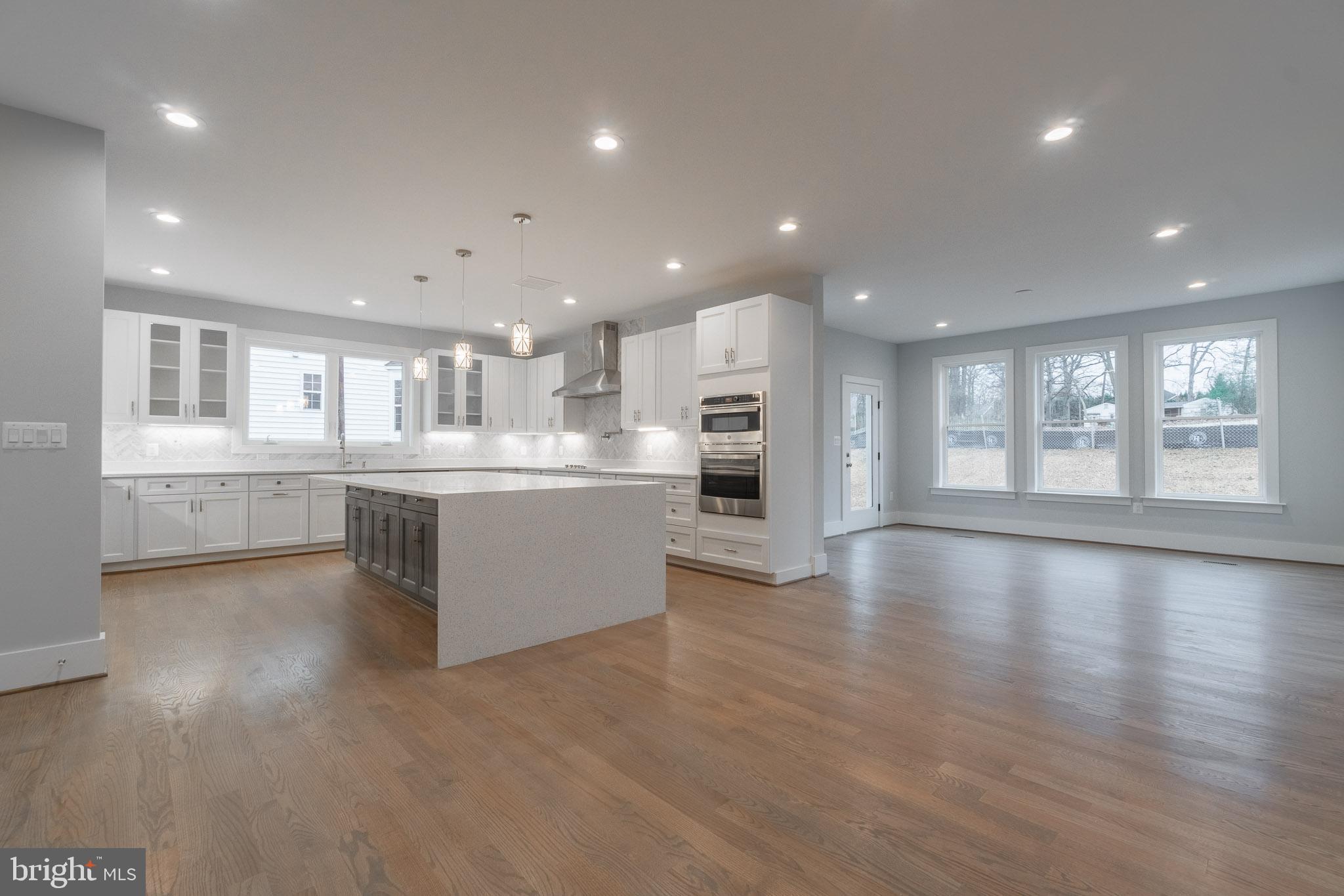 WINDSOR ESTATES - Residential