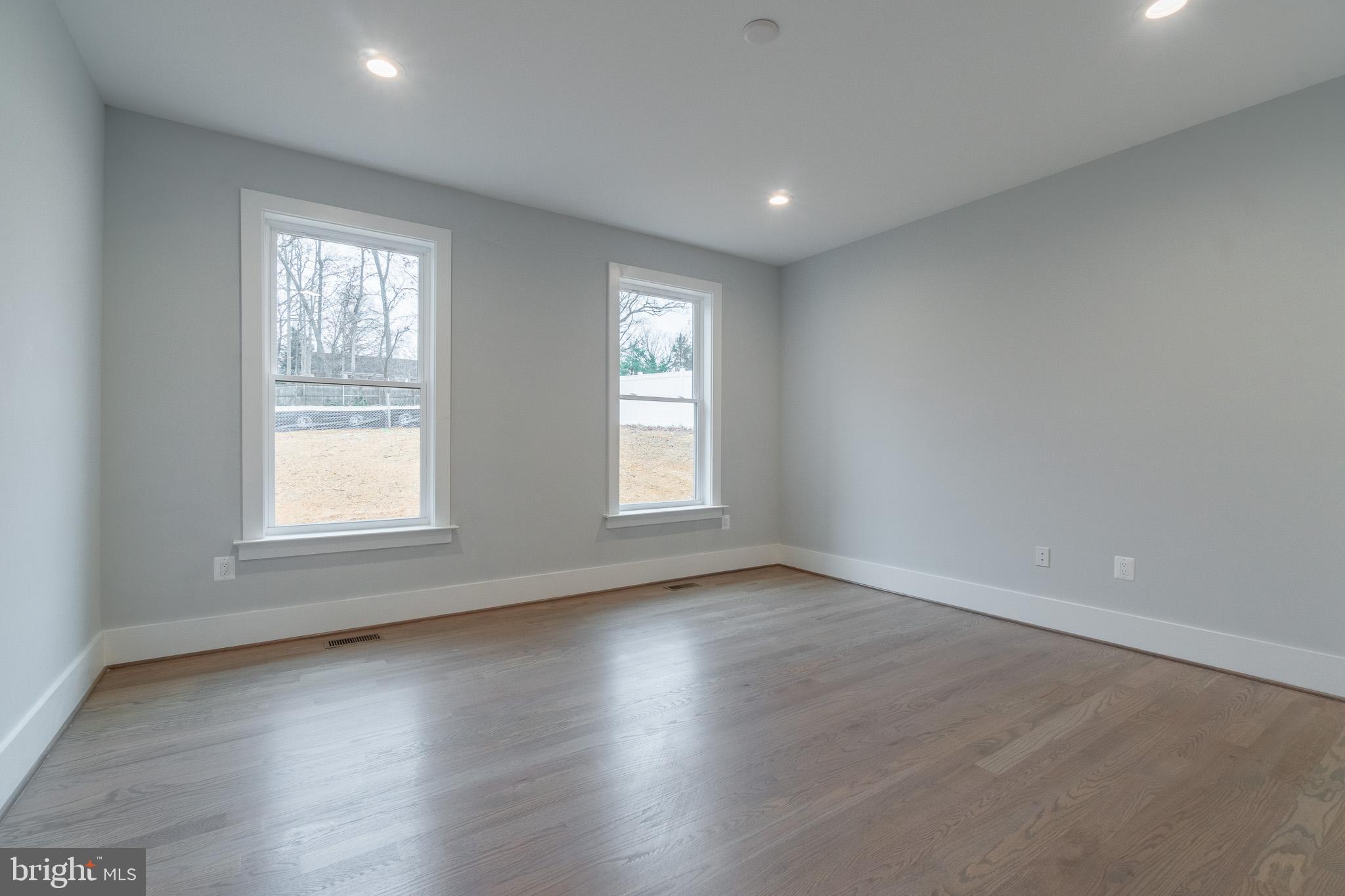 WINDSOR ESTATES - Residential