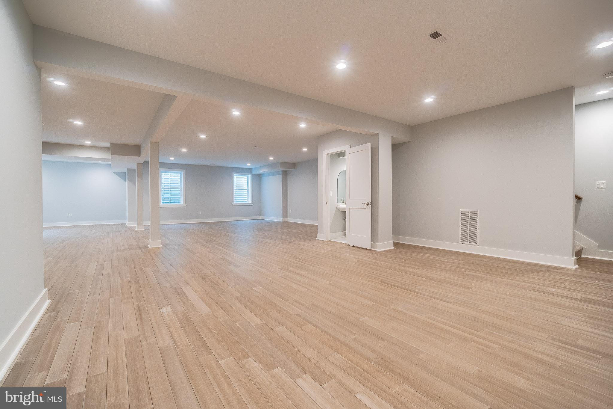 WINDSOR ESTATES - Residential