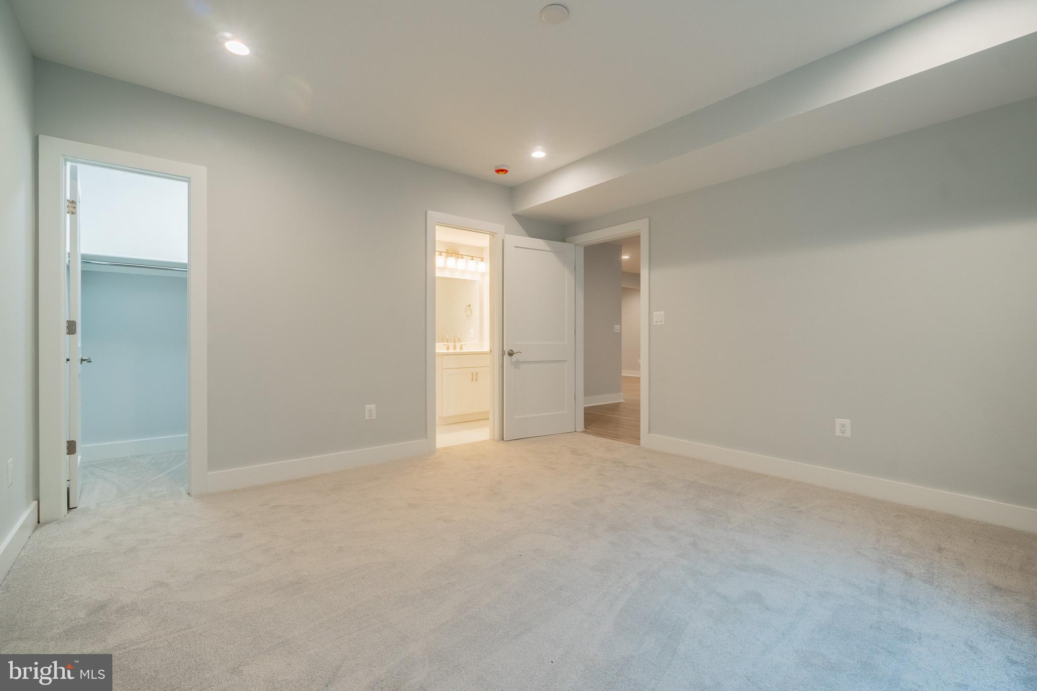 WINDSOR ESTATES - Residential