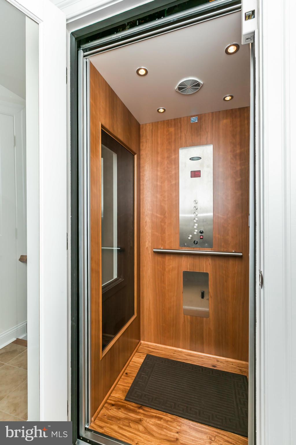 HARBORVIEW - Residential Lease