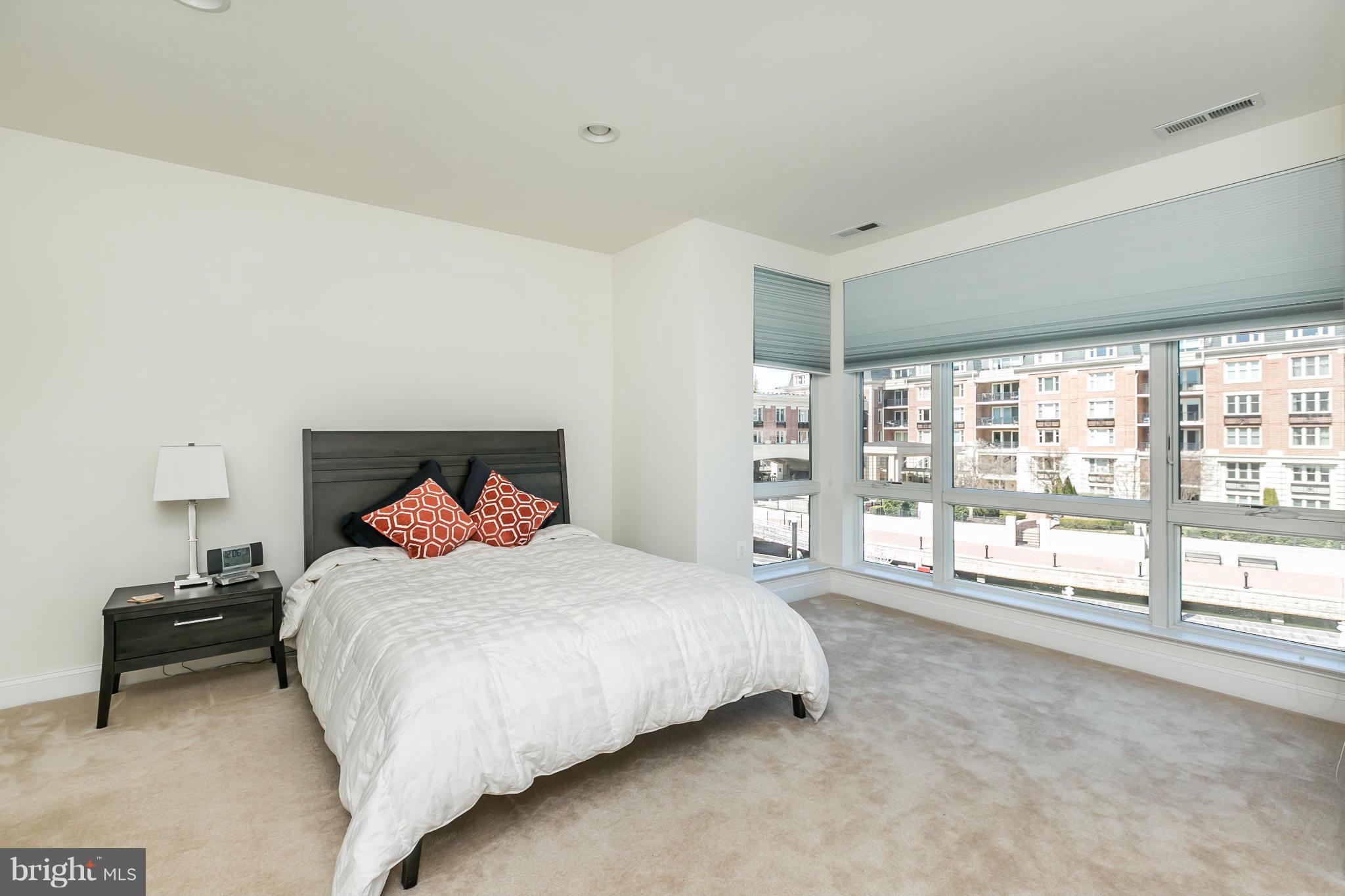 HARBORVIEW - Residential Lease