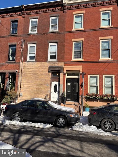 ART MUSEUM AREA - Residential Income