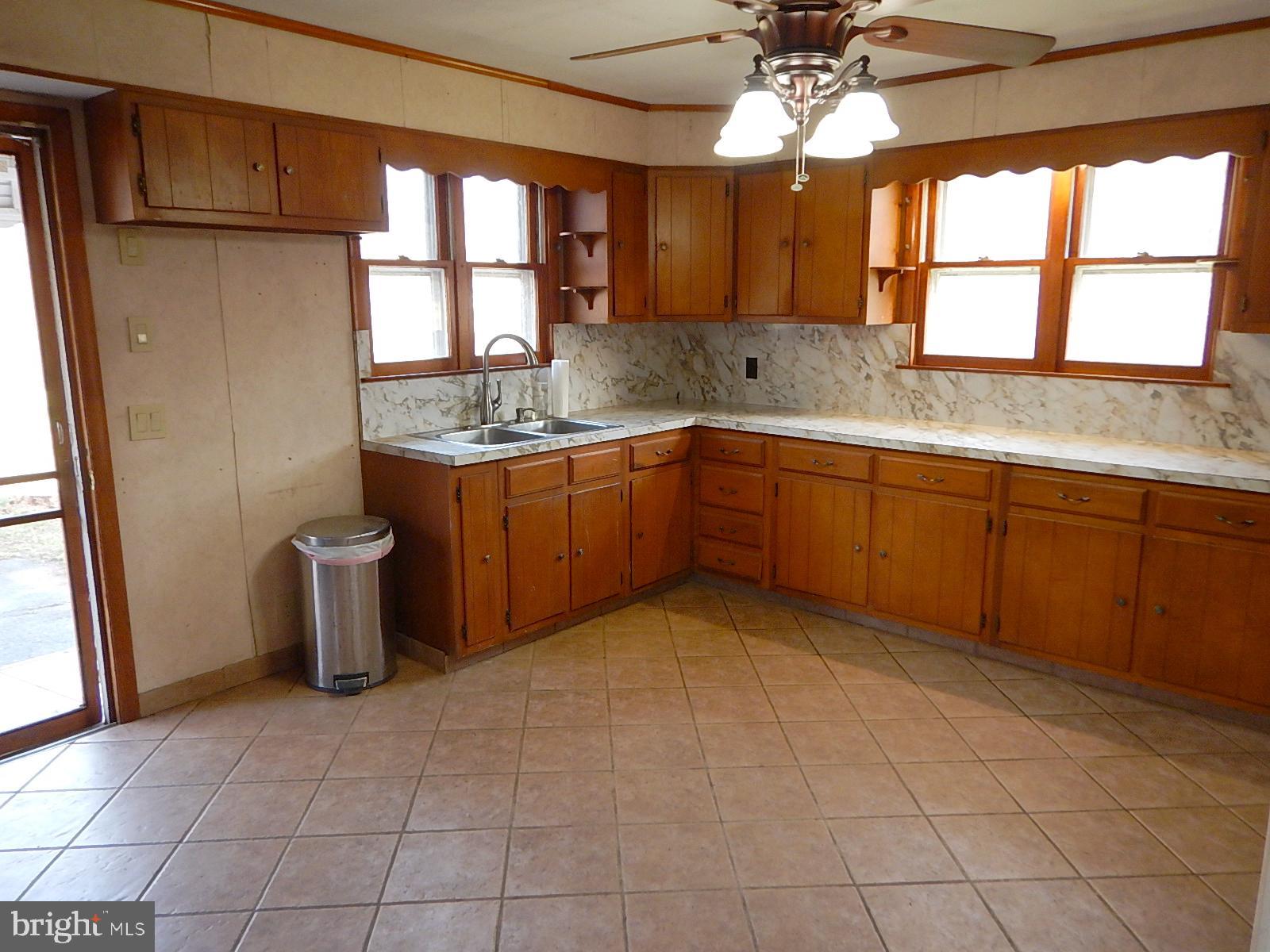 KINGSVILLE - Residential