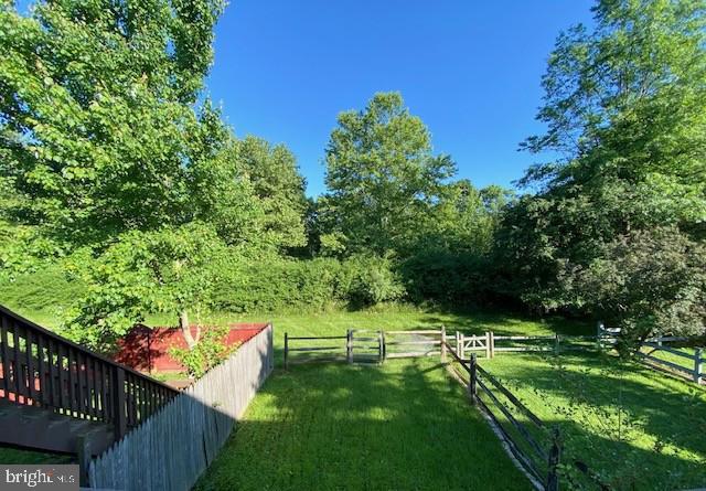 BRETON WOODS - Residential Lease