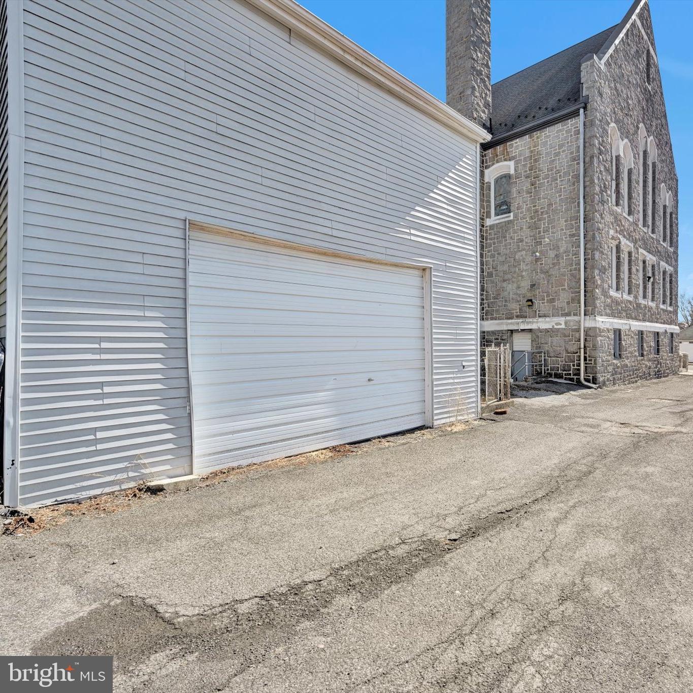 FRACKVILLE - Residential