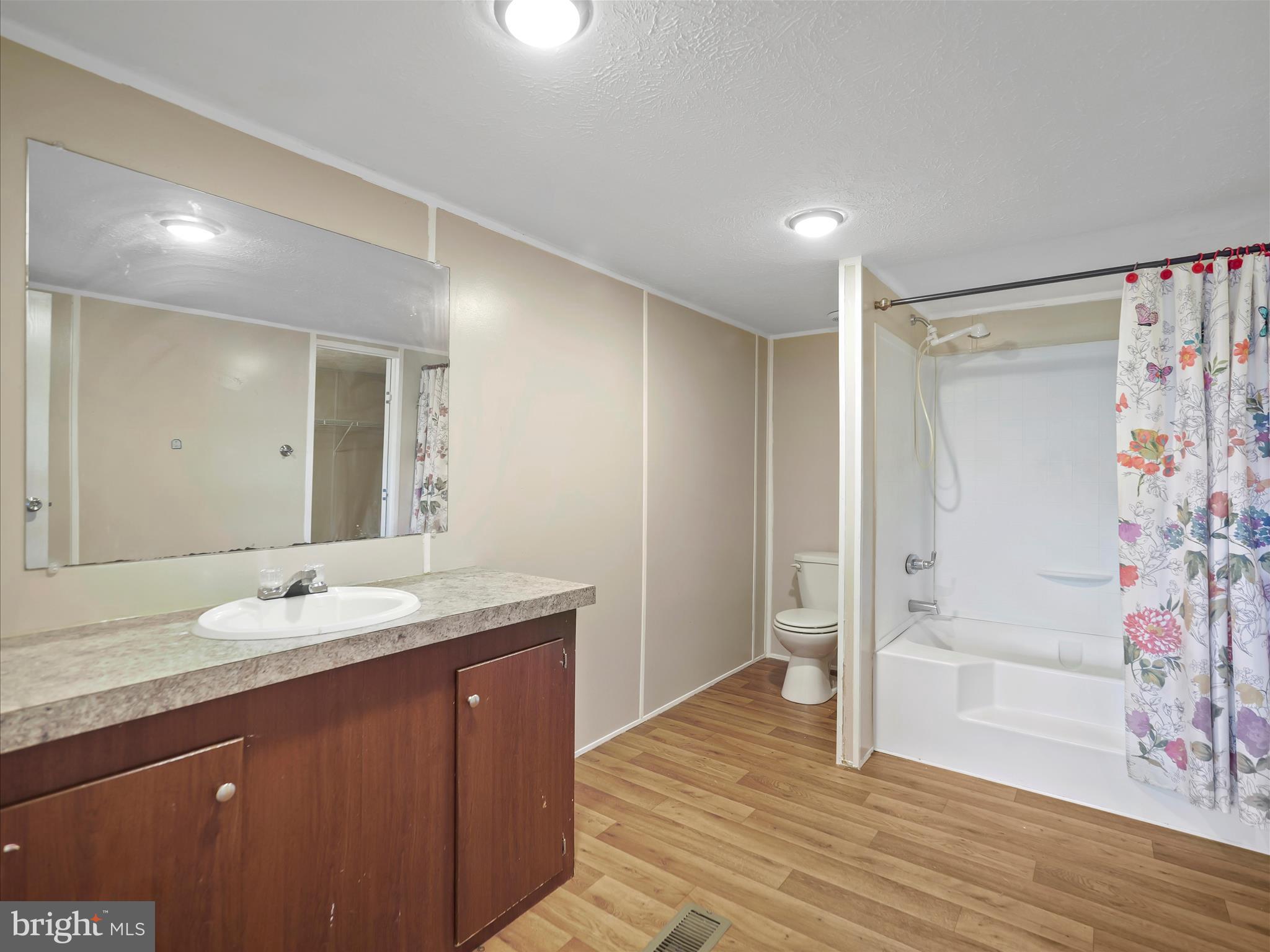 WARM SPRING ESTATES - Residential