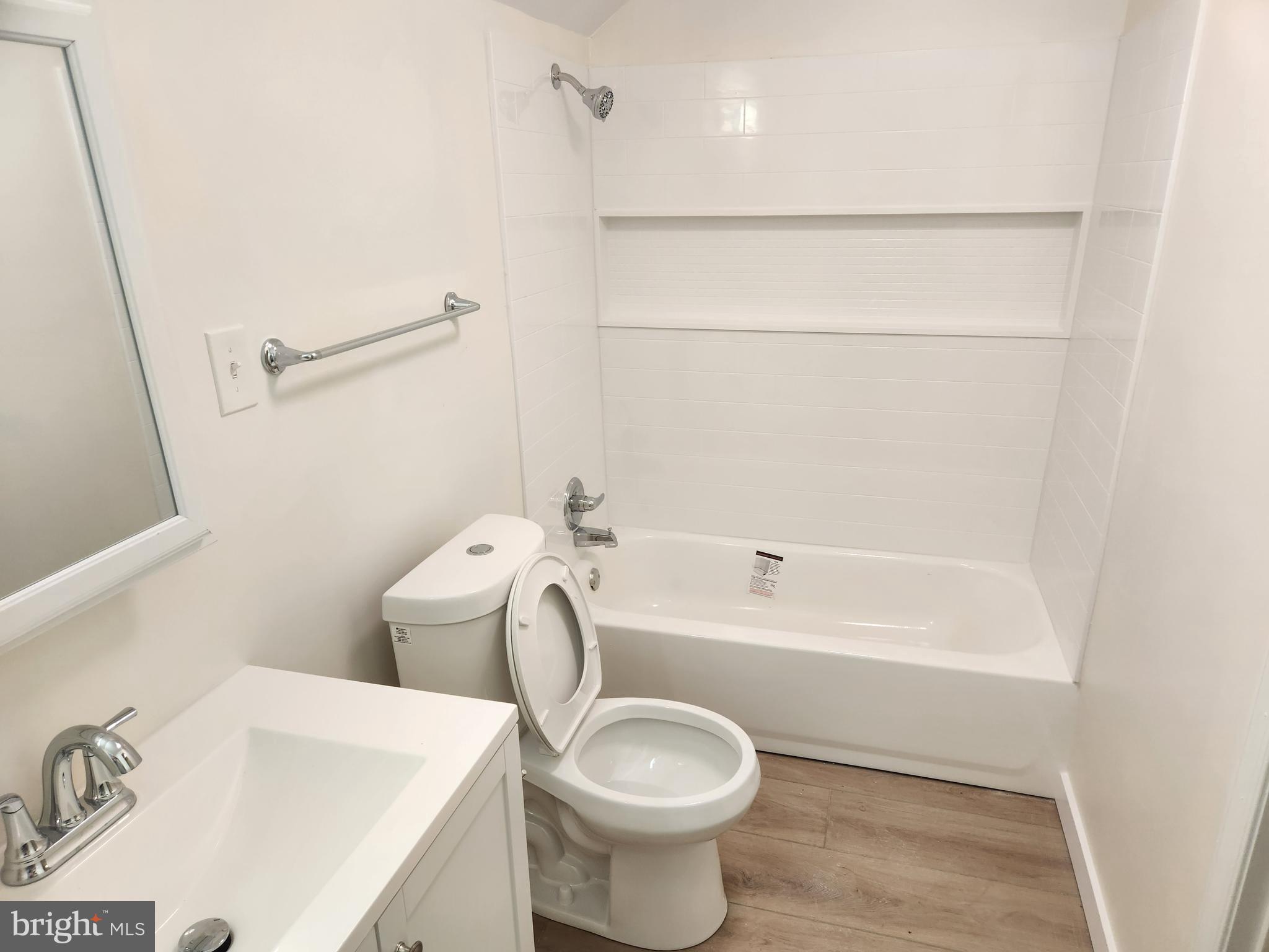 BUCKNELL MANOR - Residential Lease