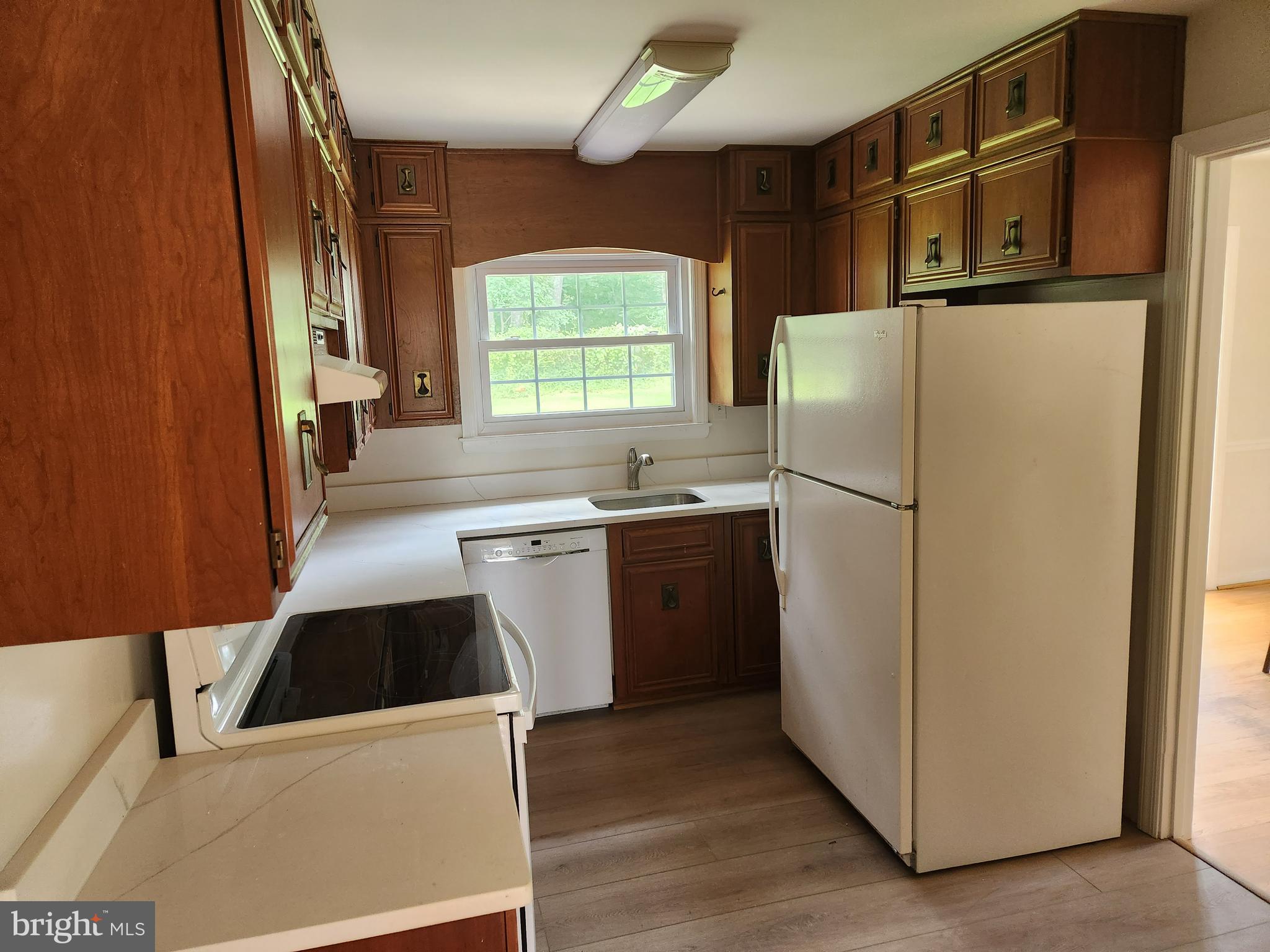 BUCKNELL MANOR - Residential Lease