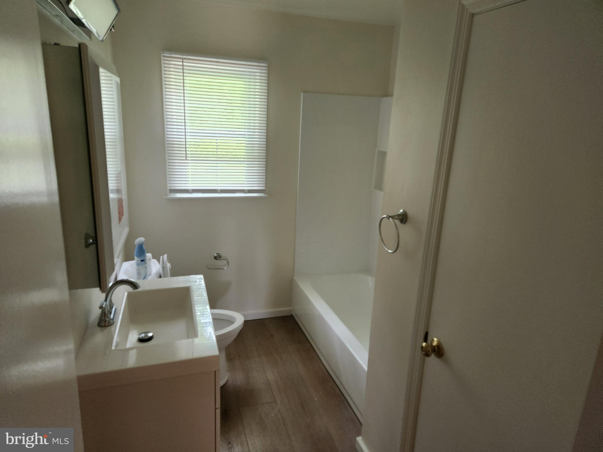 BUCKNELL MANOR - Residential Lease