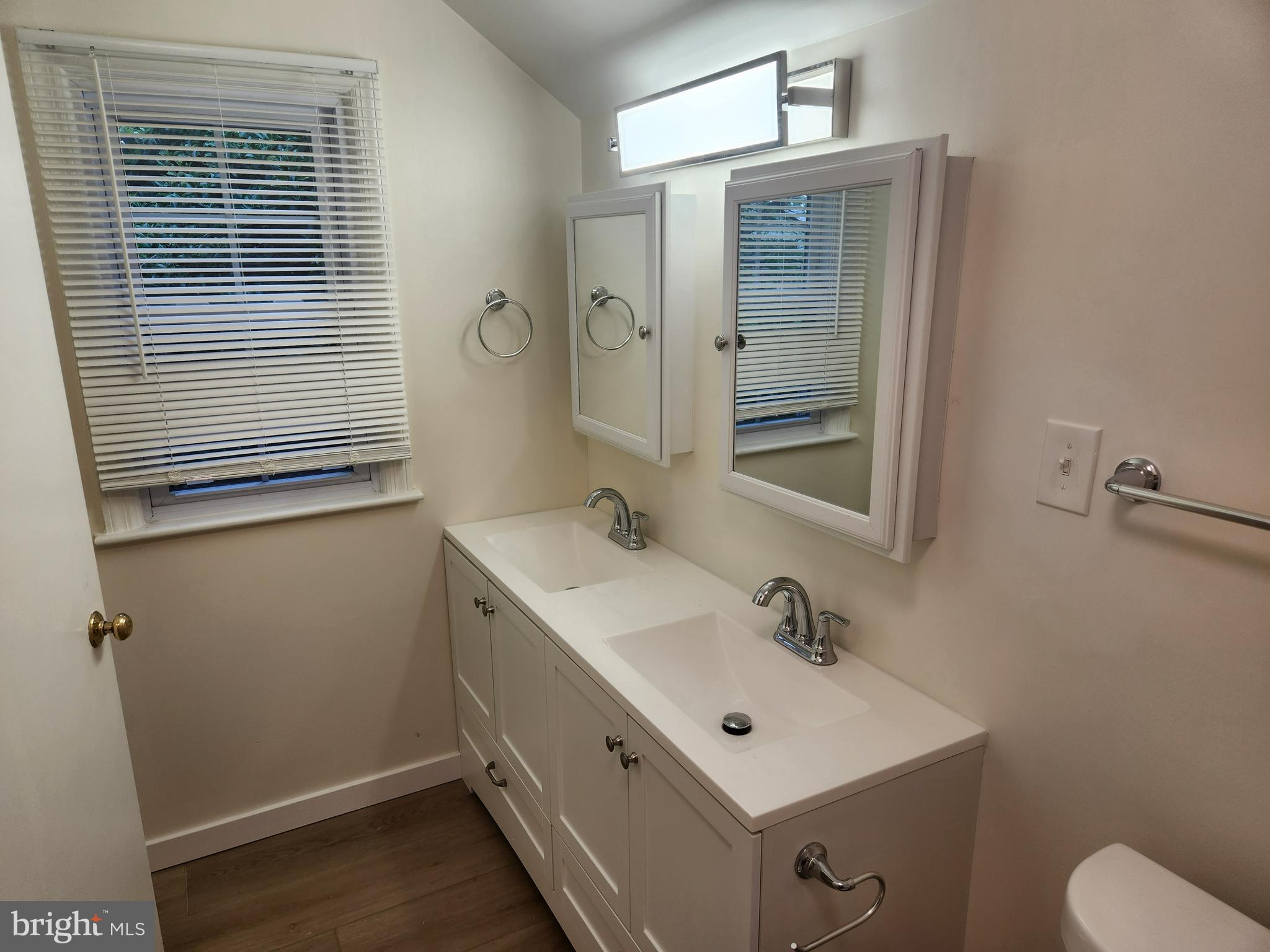 BUCKNELL MANOR - Residential Lease