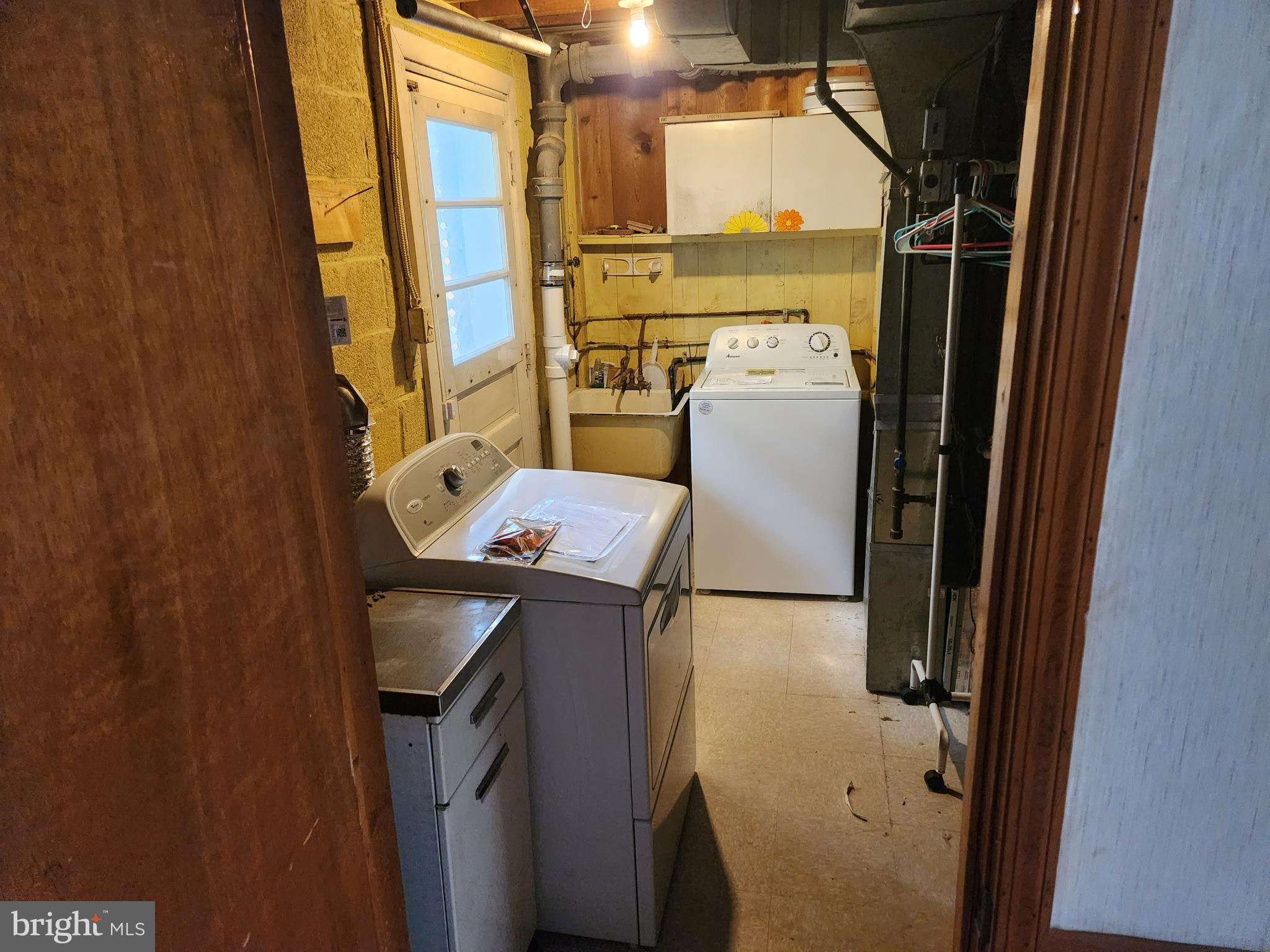 BUCKNELL MANOR - Residential Lease