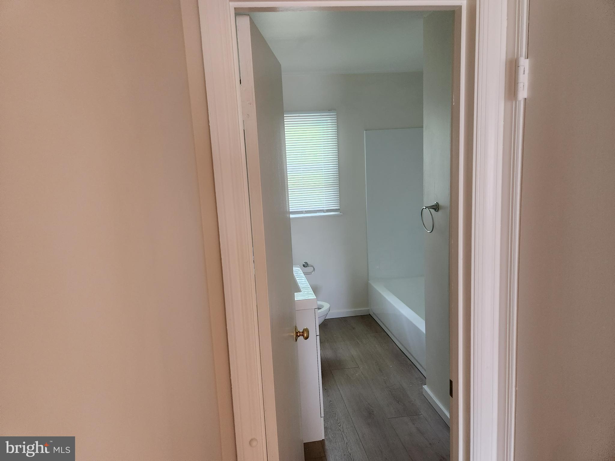 BUCKNELL MANOR - Residential Lease