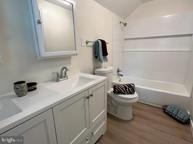 BUCKNELL MANOR - Residential Lease