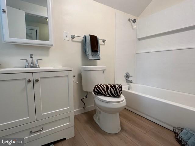 BUCKNELL MANOR - Residential Lease