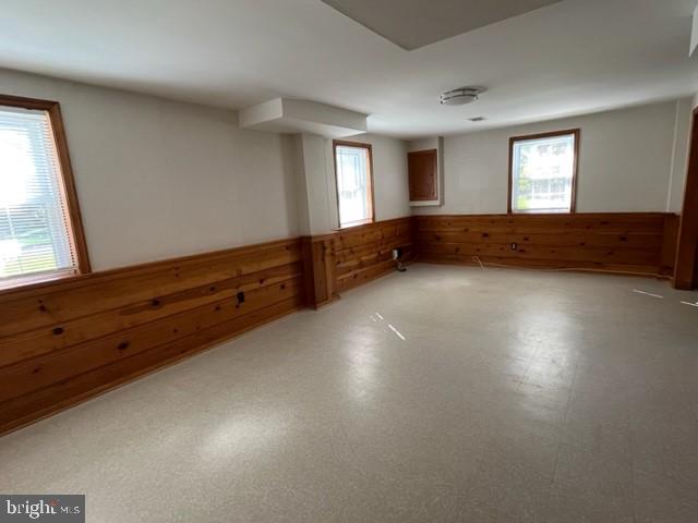 BUCKNELL MANOR - Residential Lease