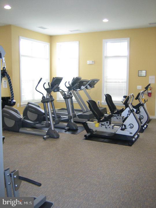 EAGLES POINTE - Residential