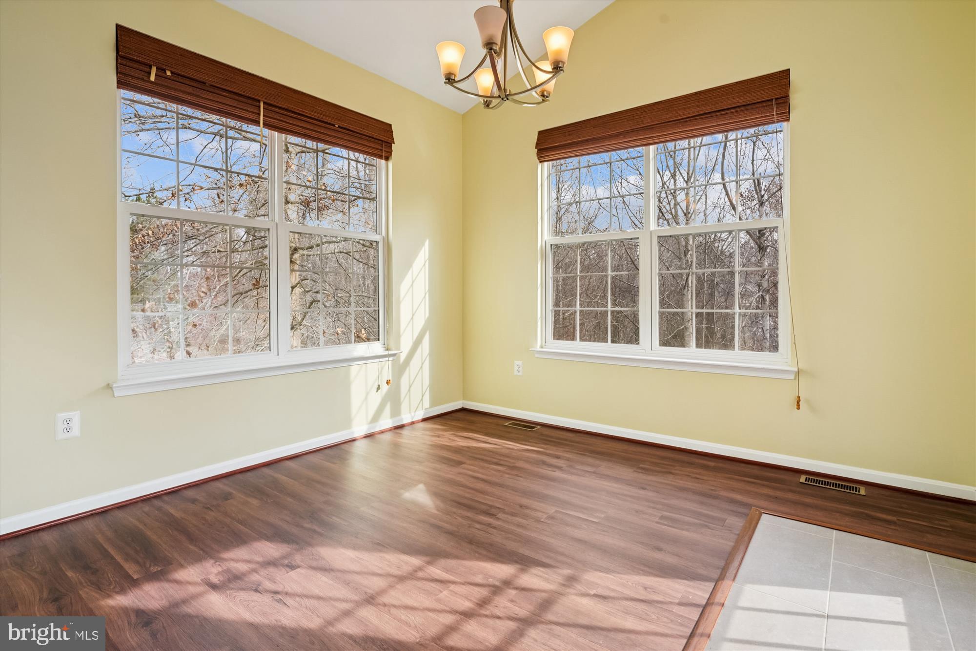 EAGLES POINTE - Residential