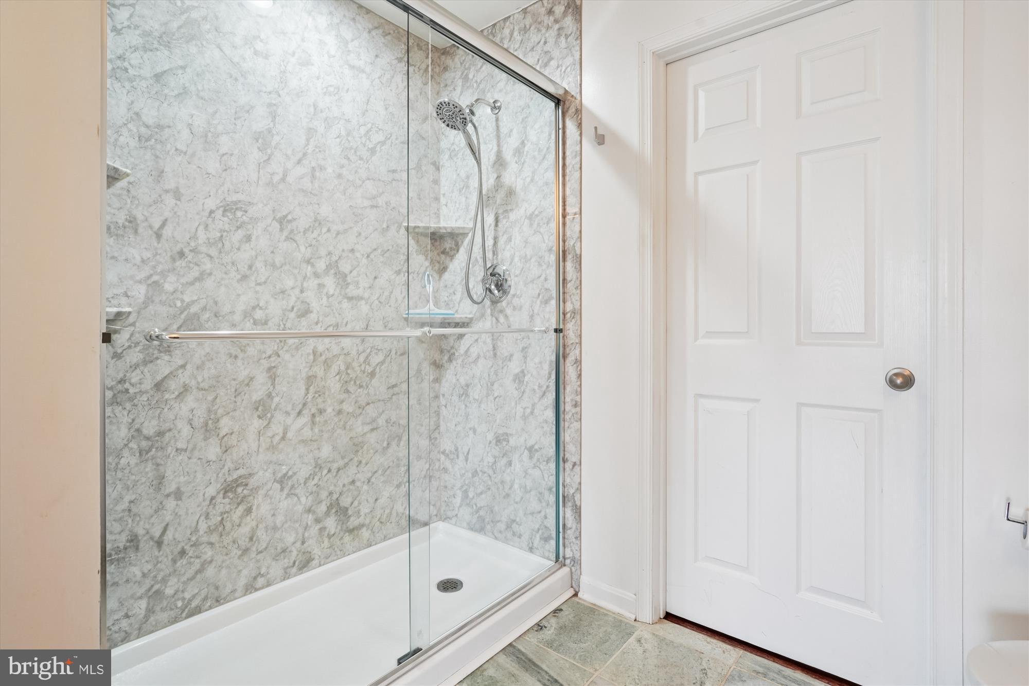 EAGLES POINTE - Residential