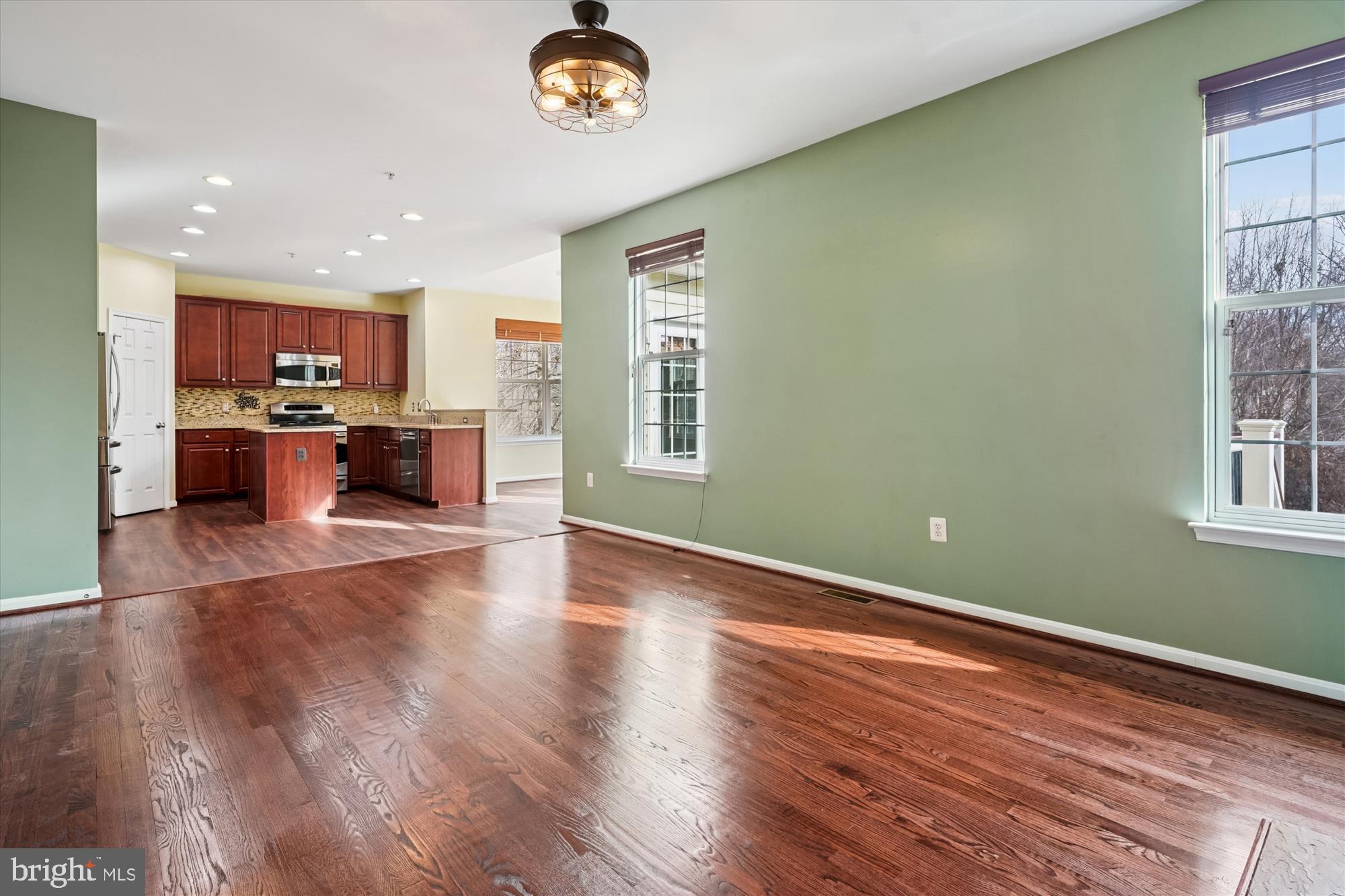 EAGLES POINTE - Residential