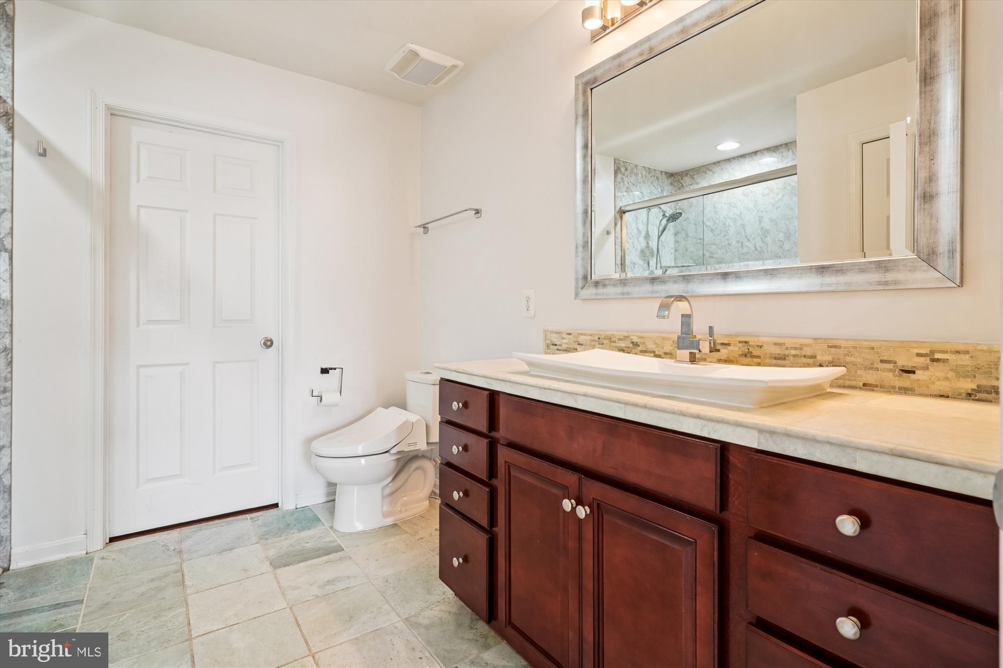 EAGLES POINTE - Residential