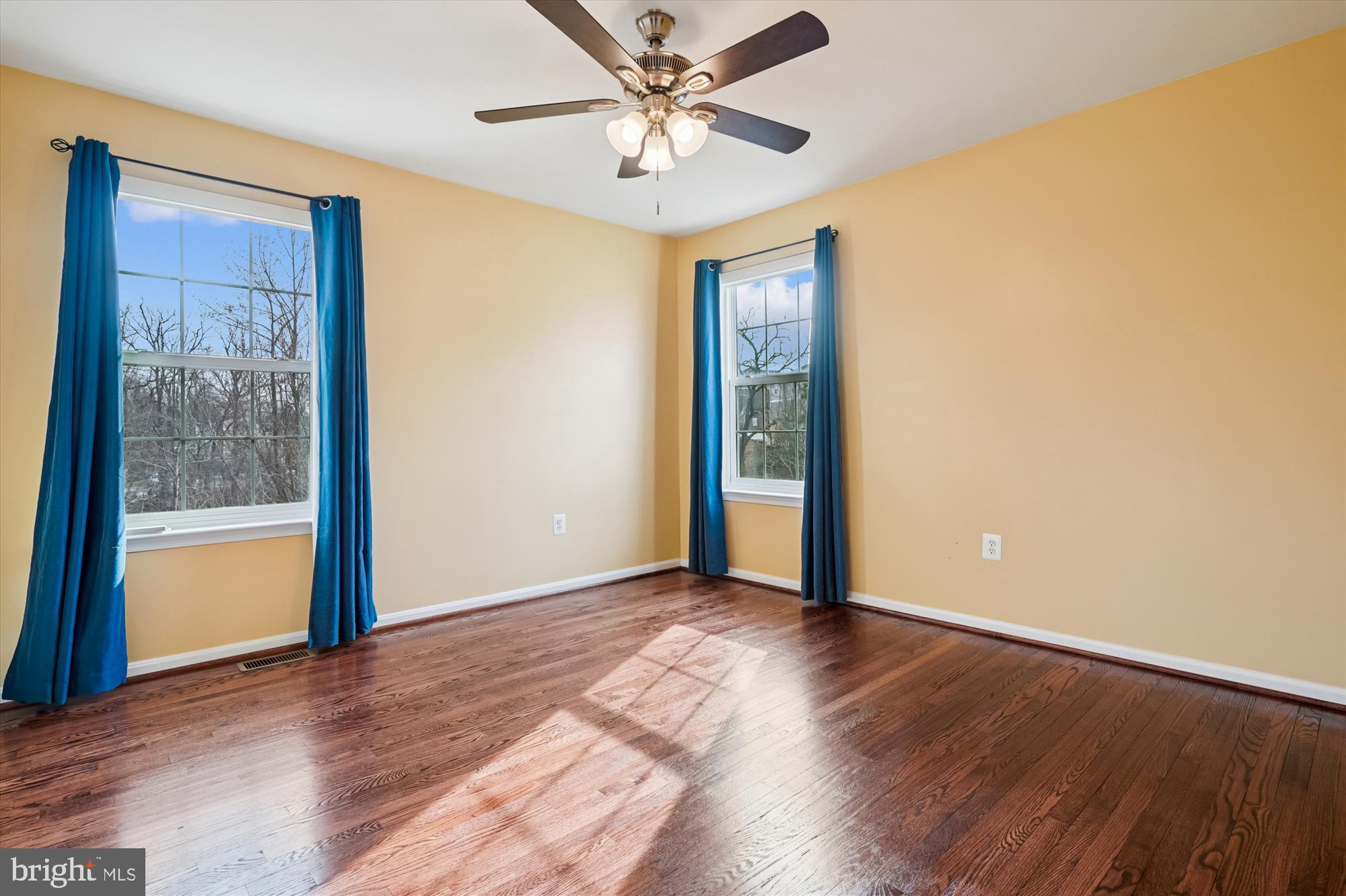 EAGLES POINTE - Residential