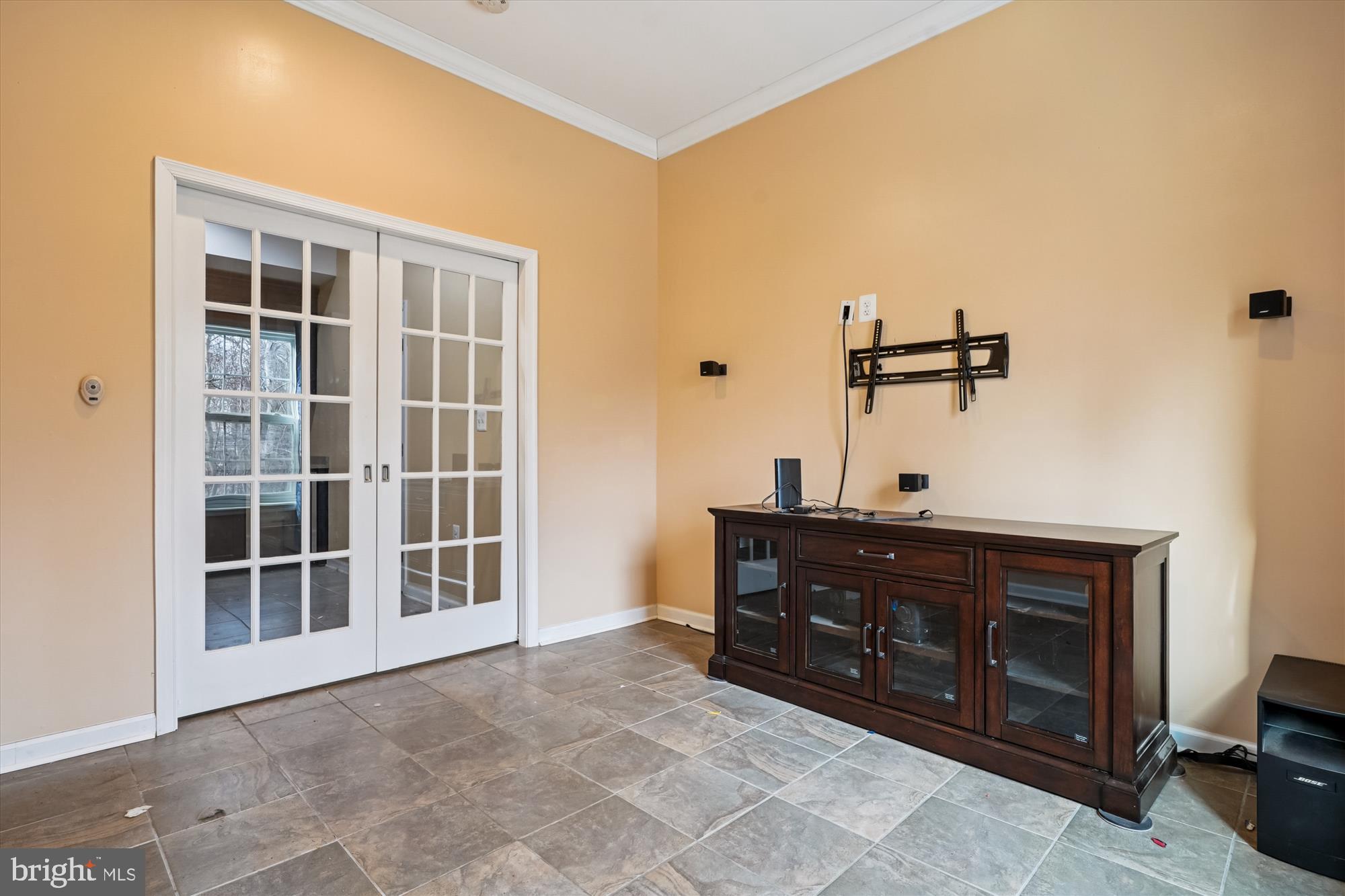 EAGLES POINTE - Residential