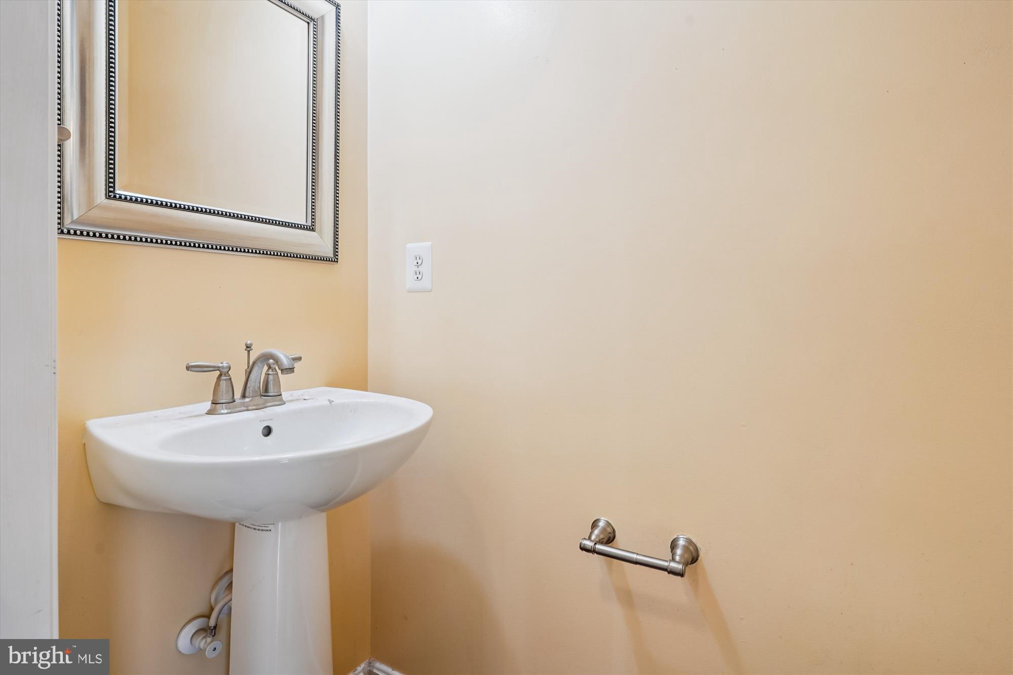 EAGLES POINTE - Residential