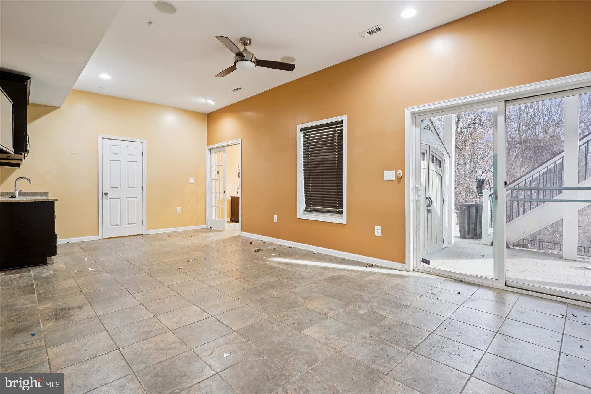 EAGLES POINTE - Residential