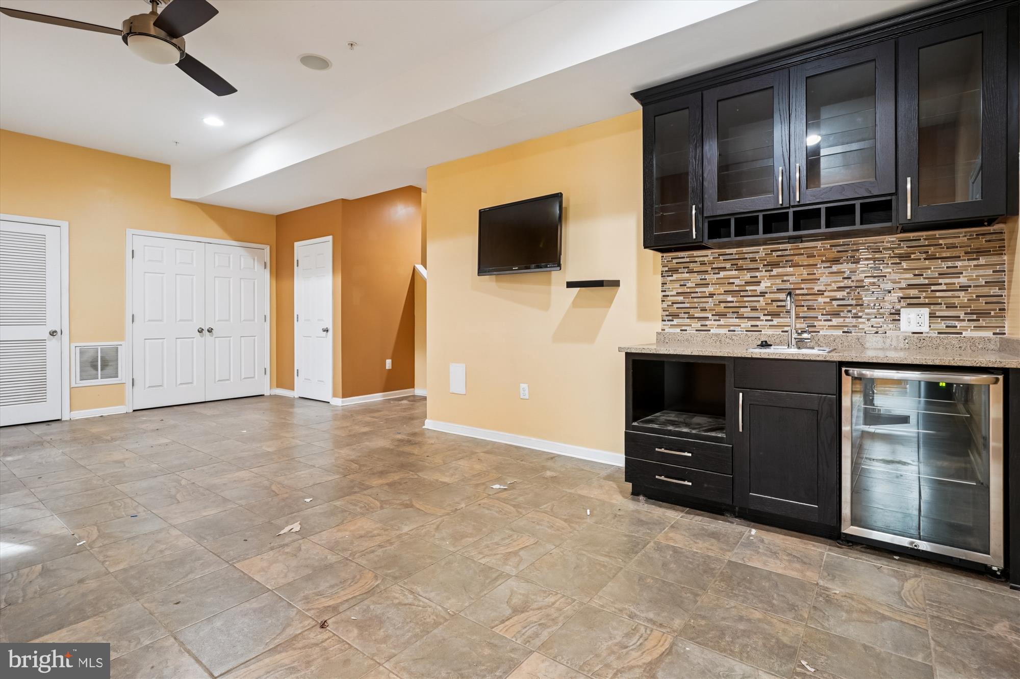 EAGLES POINTE - Residential