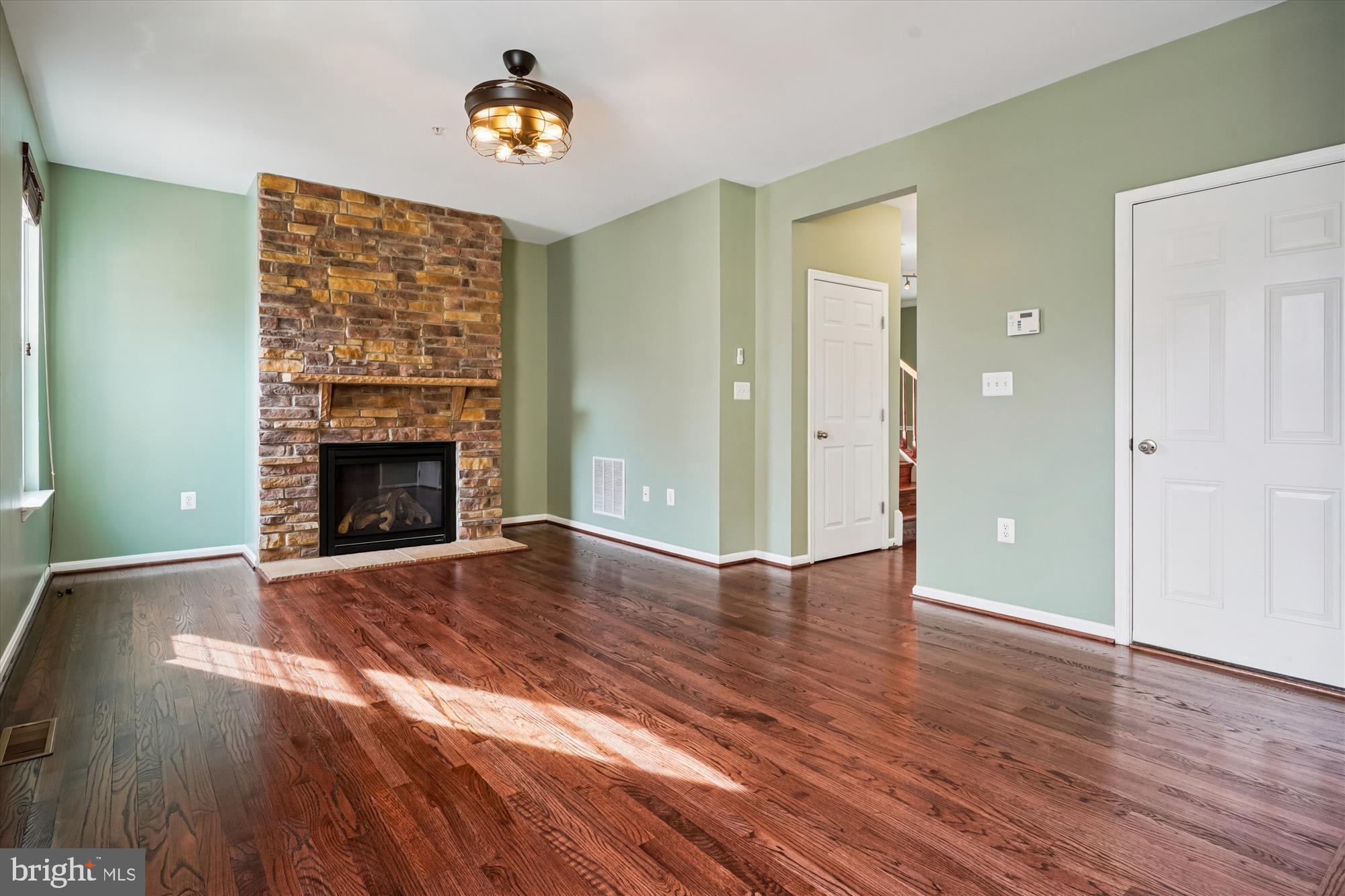 EAGLES POINTE - Residential