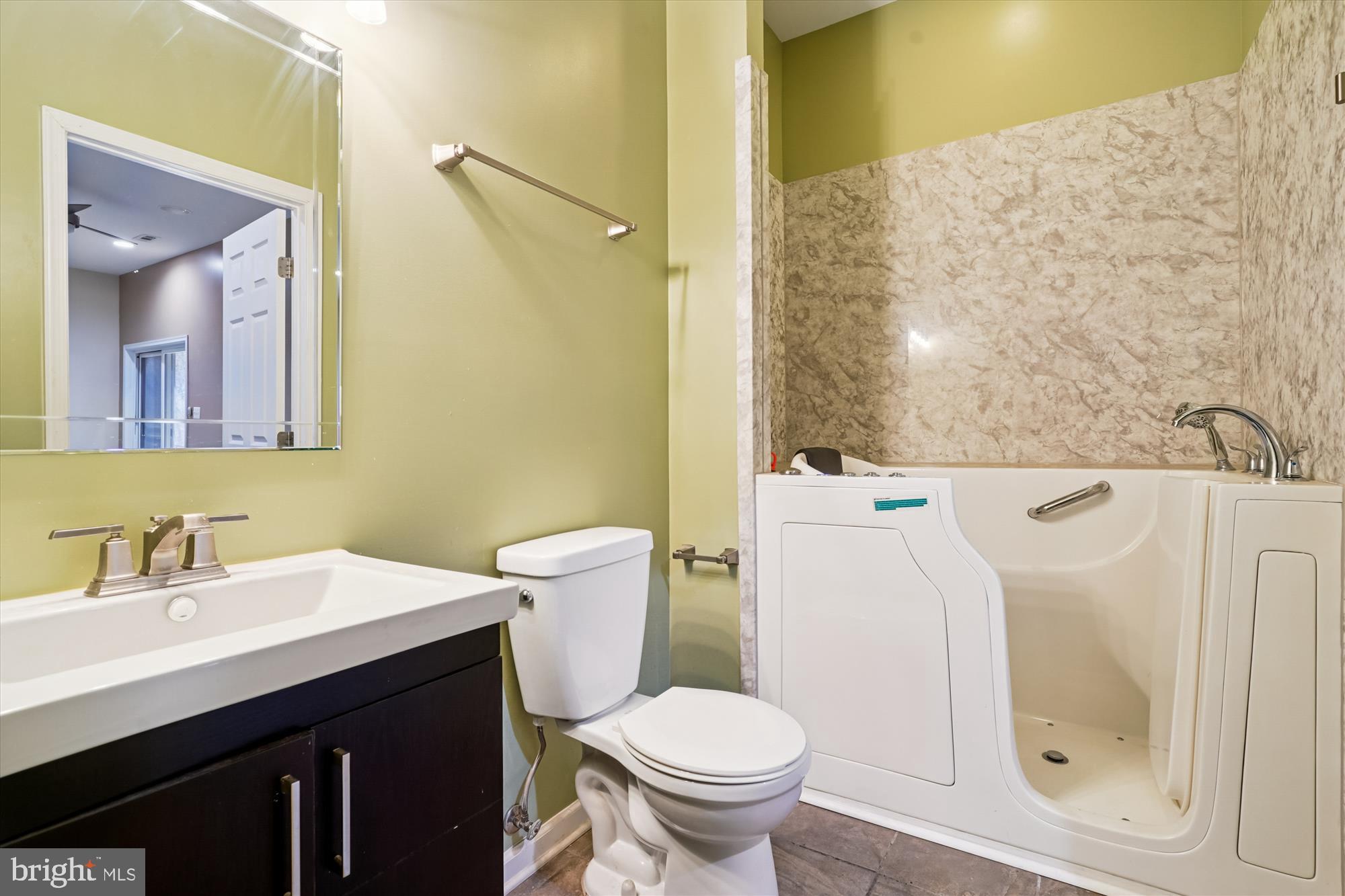 EAGLES POINTE - Residential