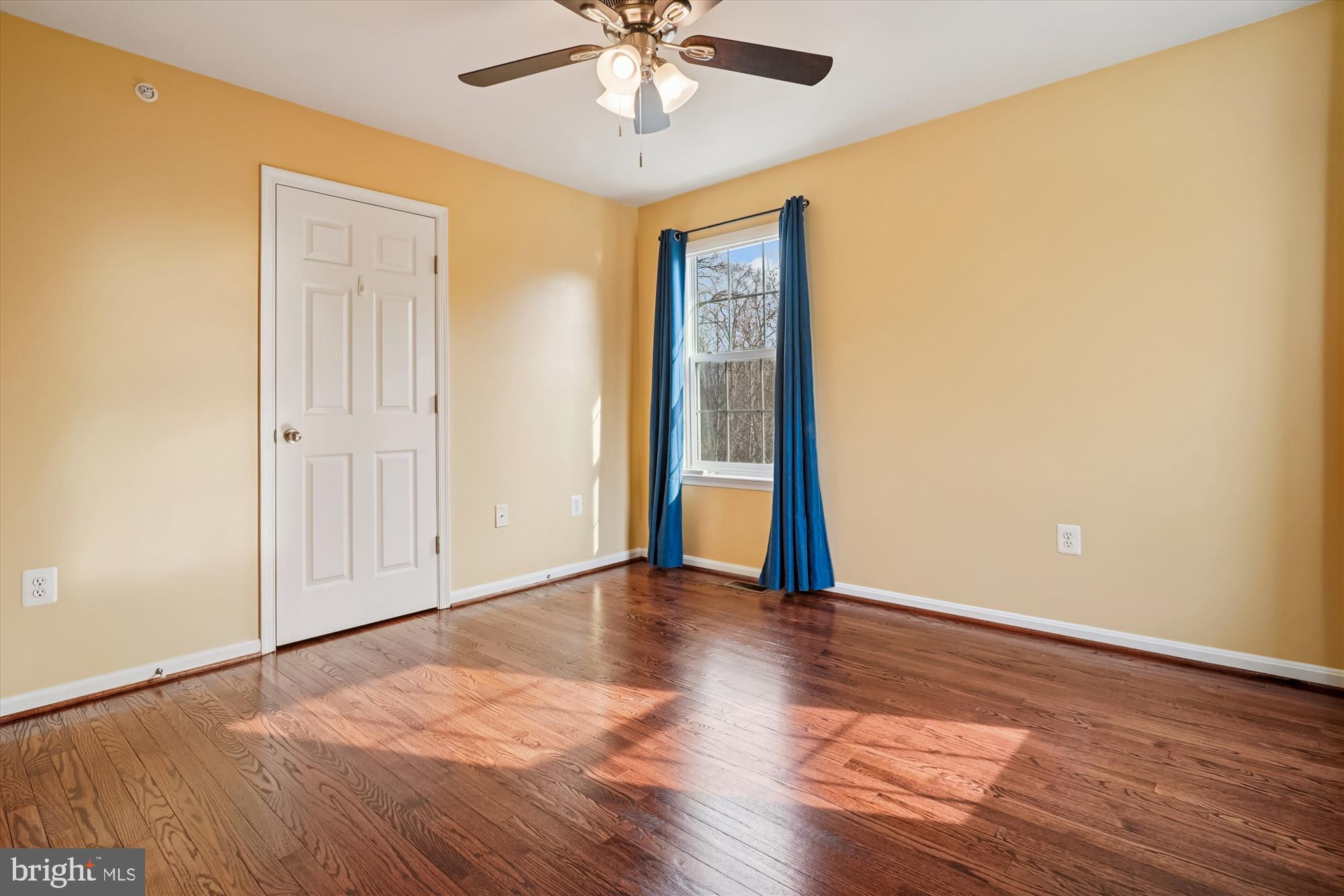 EAGLES POINTE - Residential