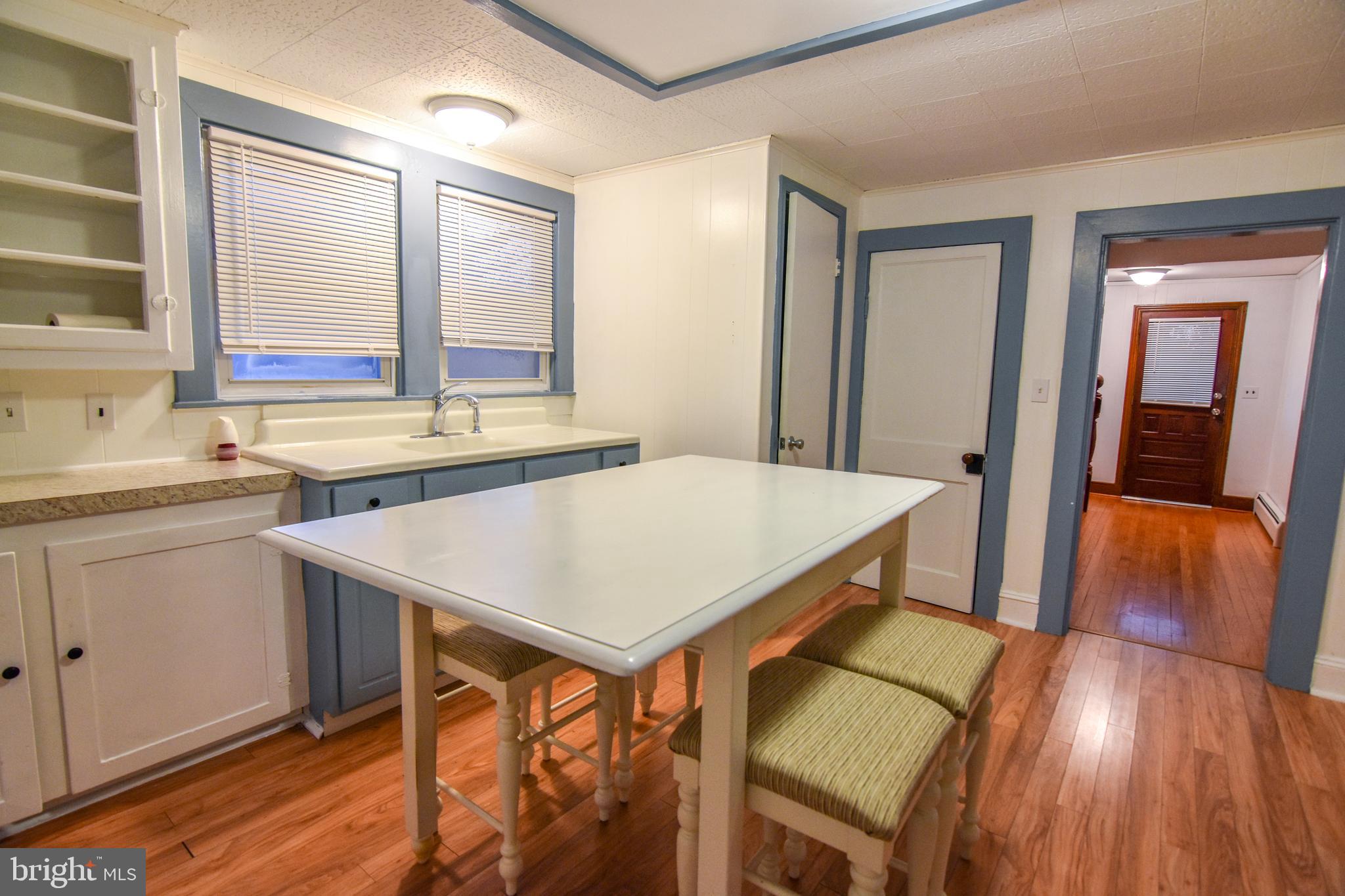 REGULARS - Residential Lease