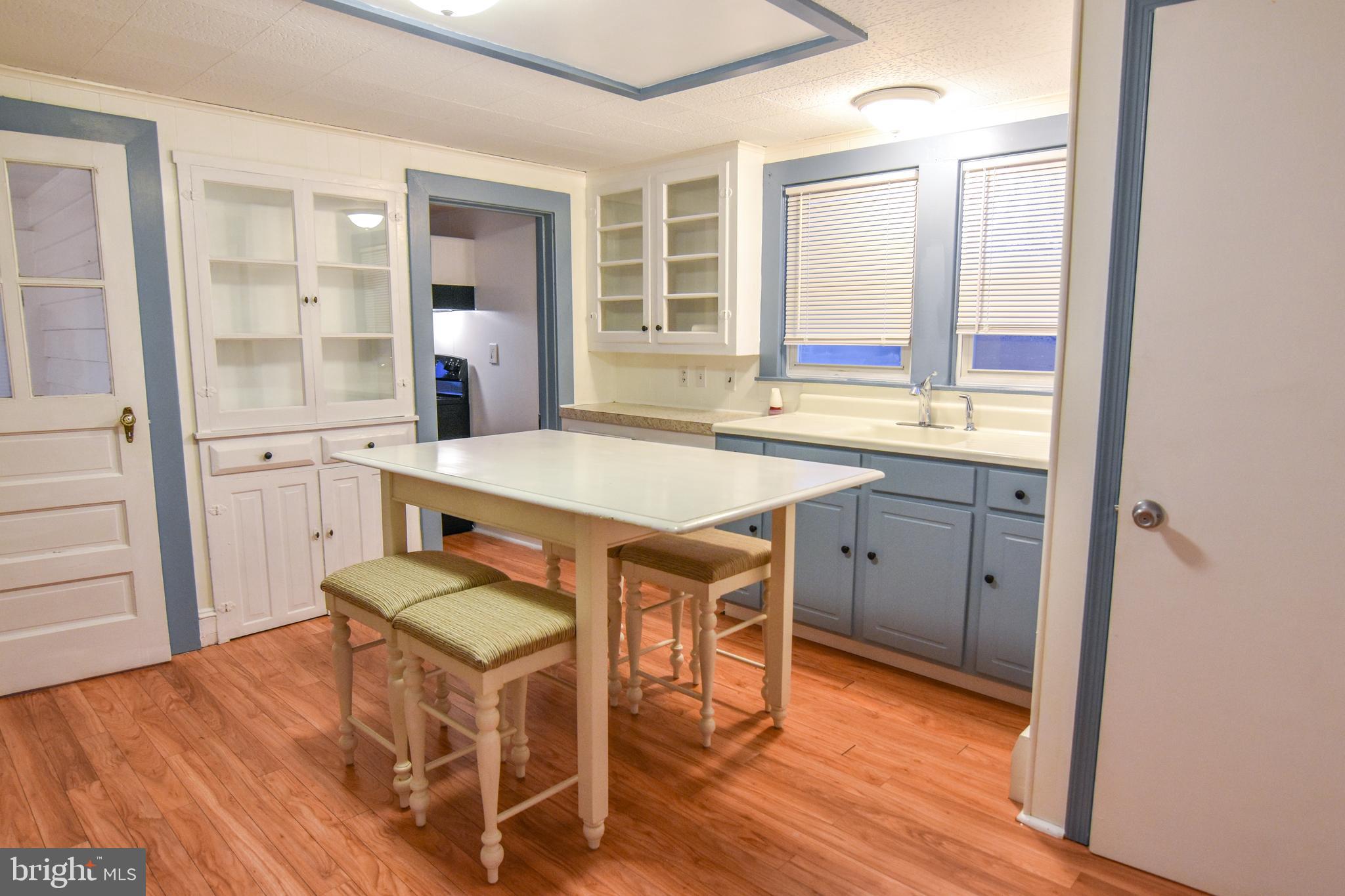 REGULARS - Residential Lease